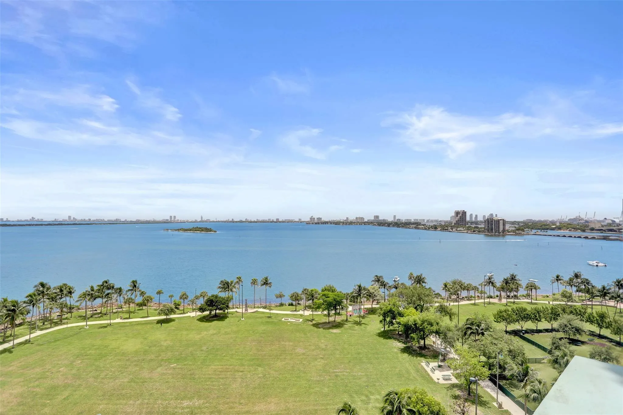 1900 N Bayshore Dr, #715
