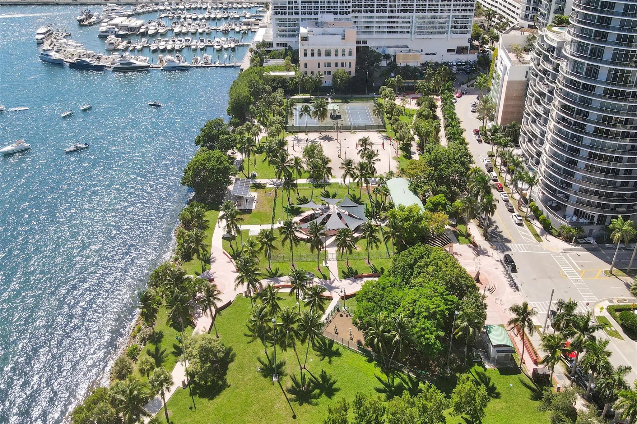 1900 N Bayshore Dr, #715