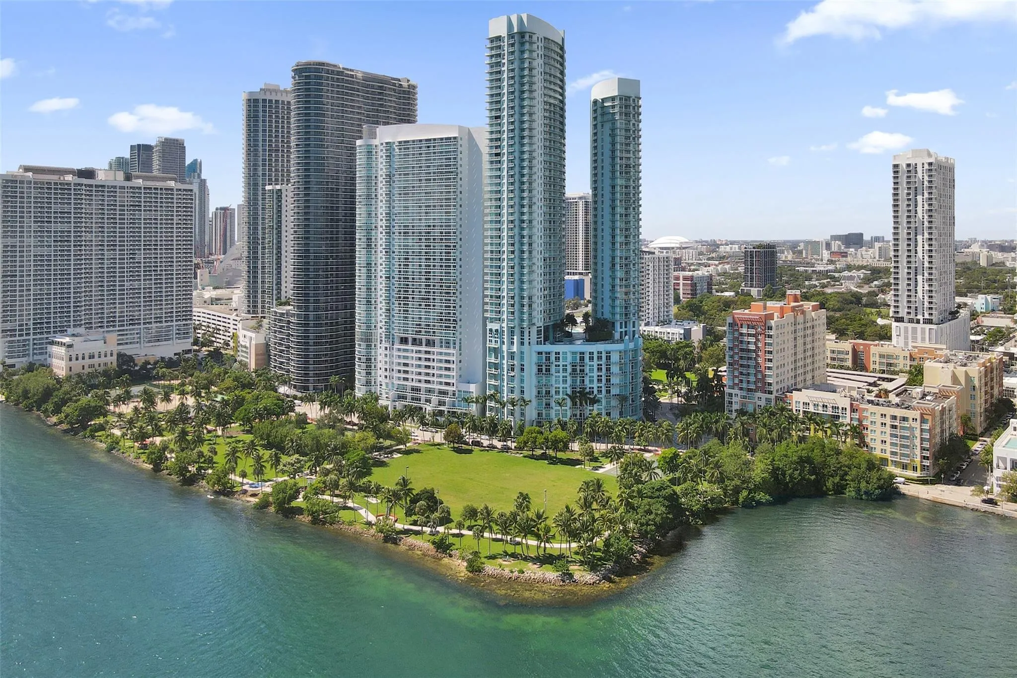 1900 N Bayshore Dr, #715