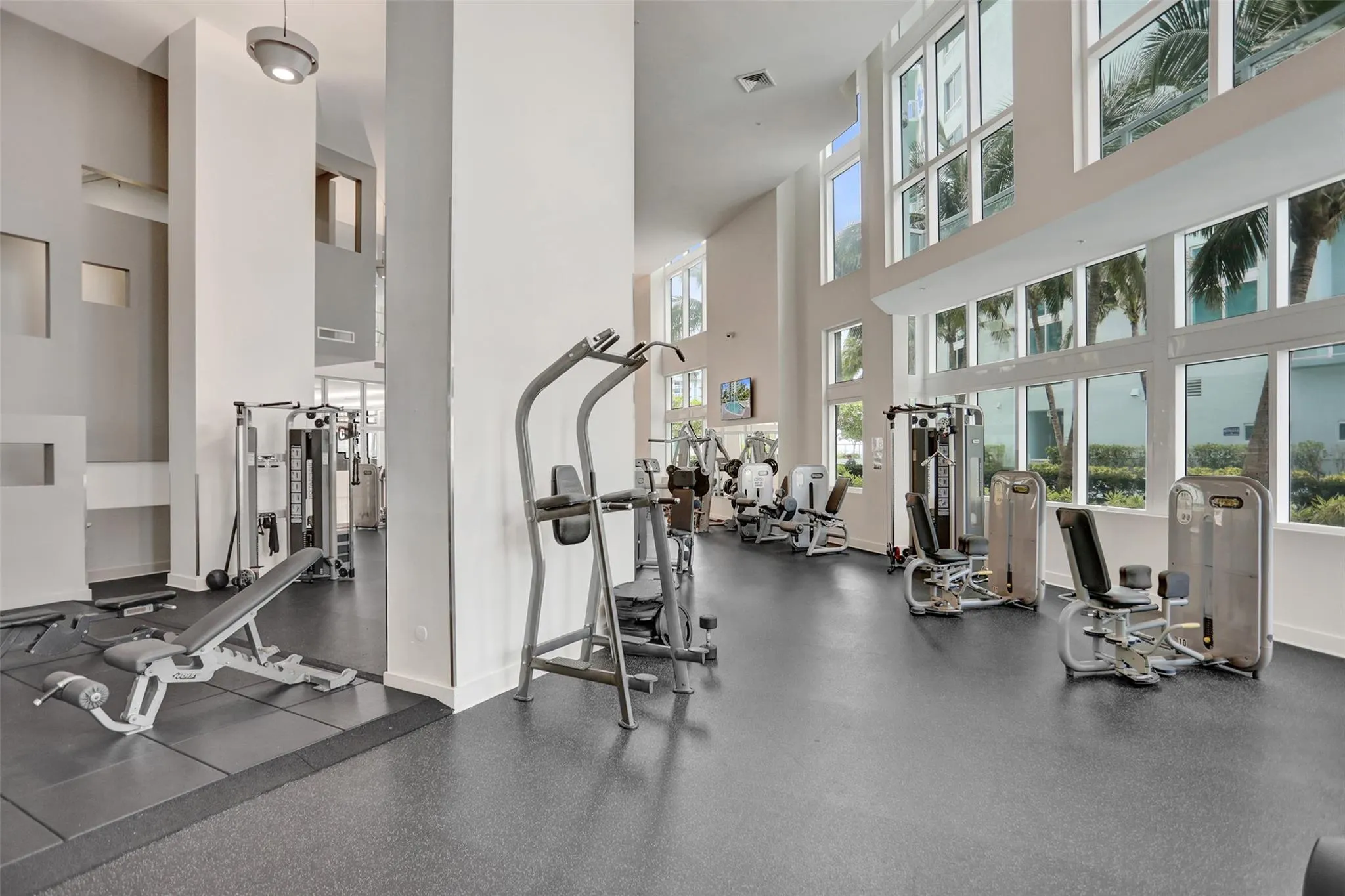 1900 N Bayshore Dr, #715