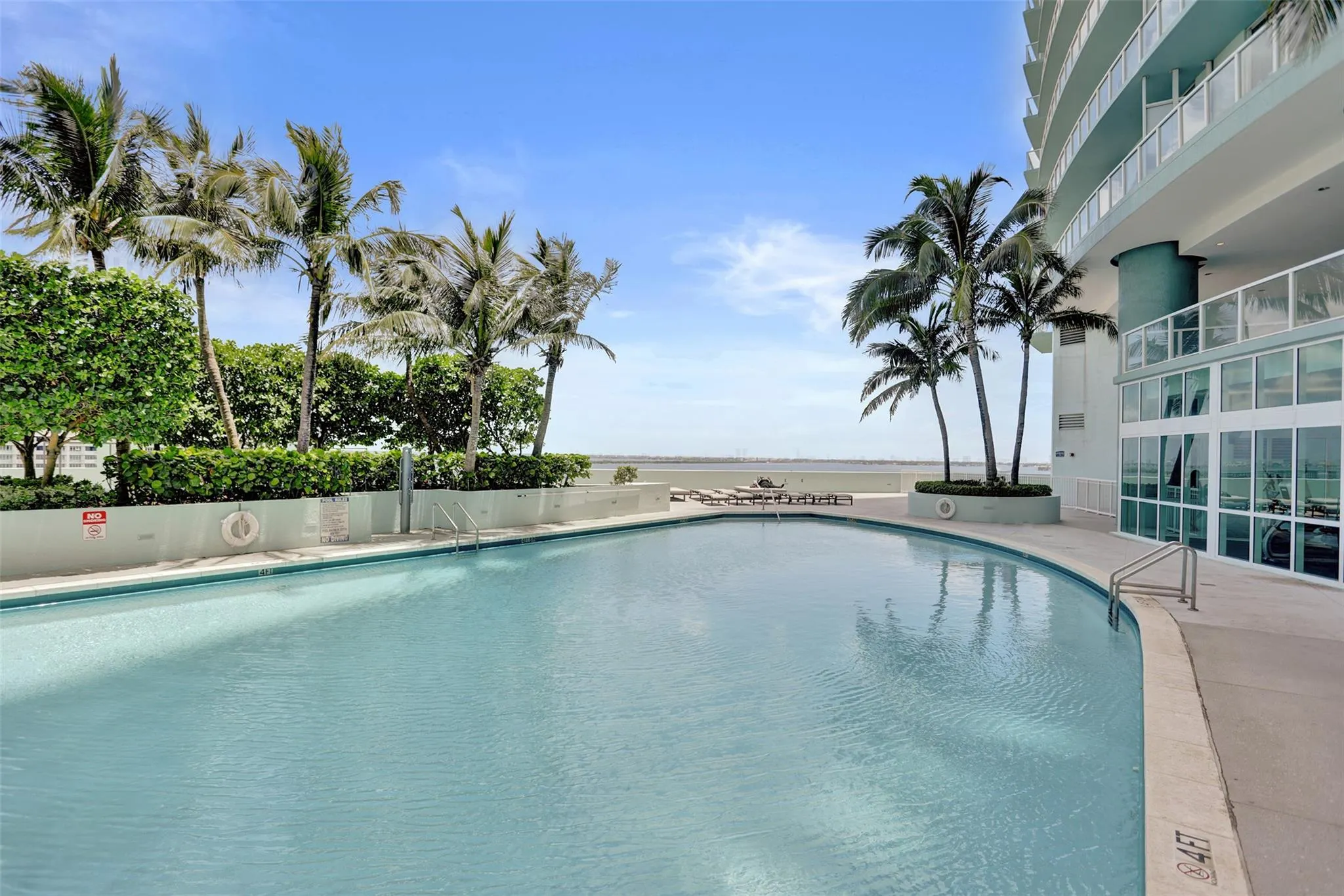 1900 N Bayshore Dr, #715