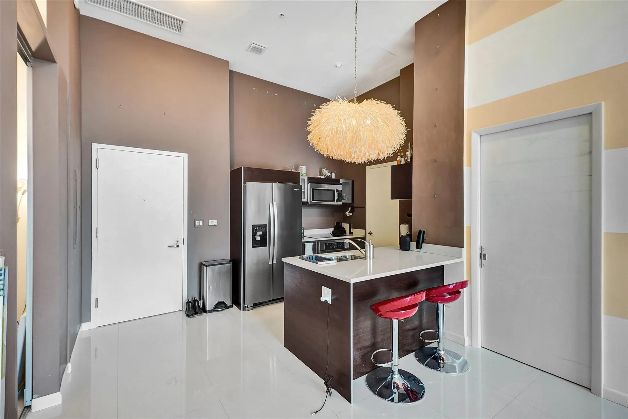 1900 N Bayshore Dr, #715