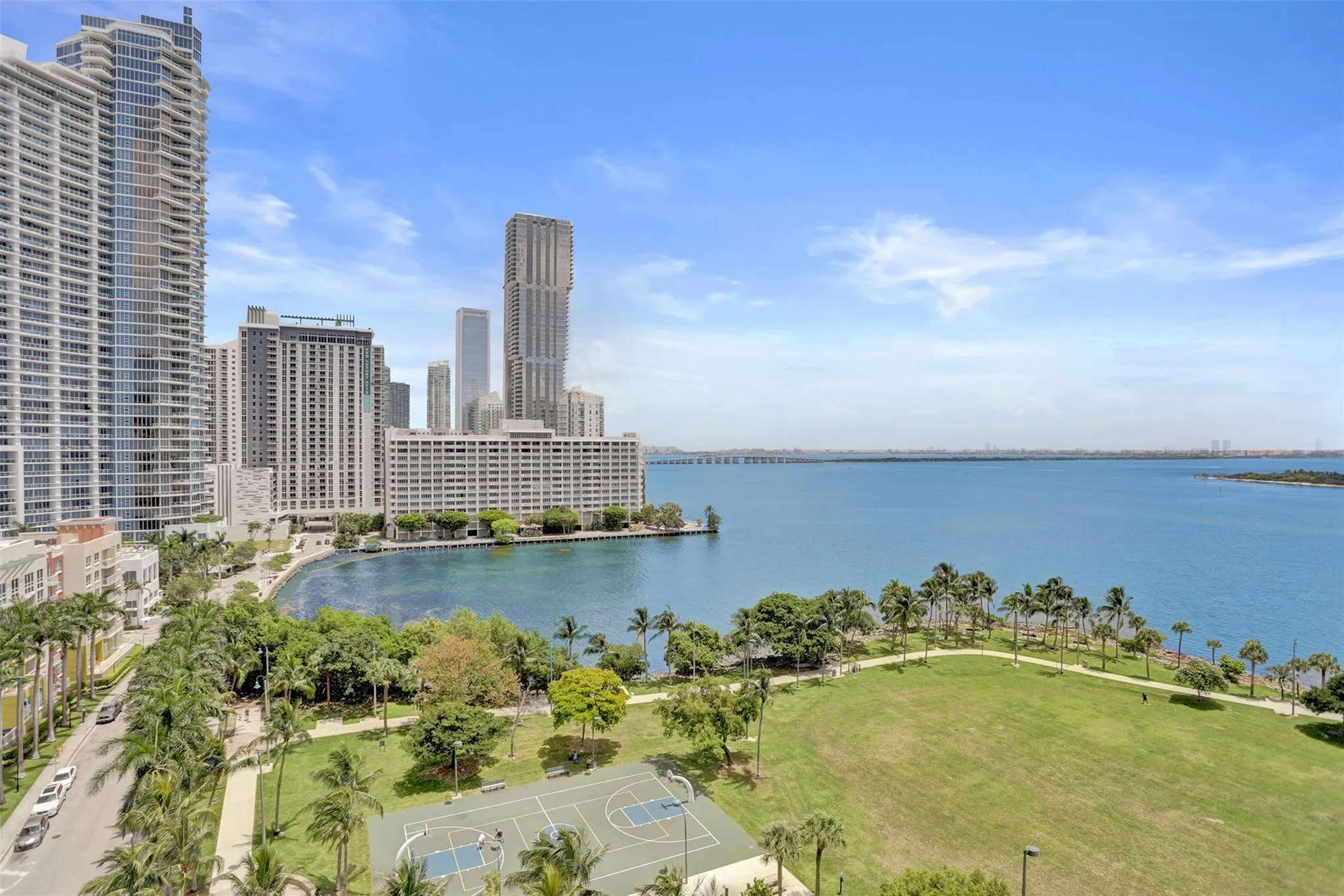 1900 N Bayshore Dr, #715