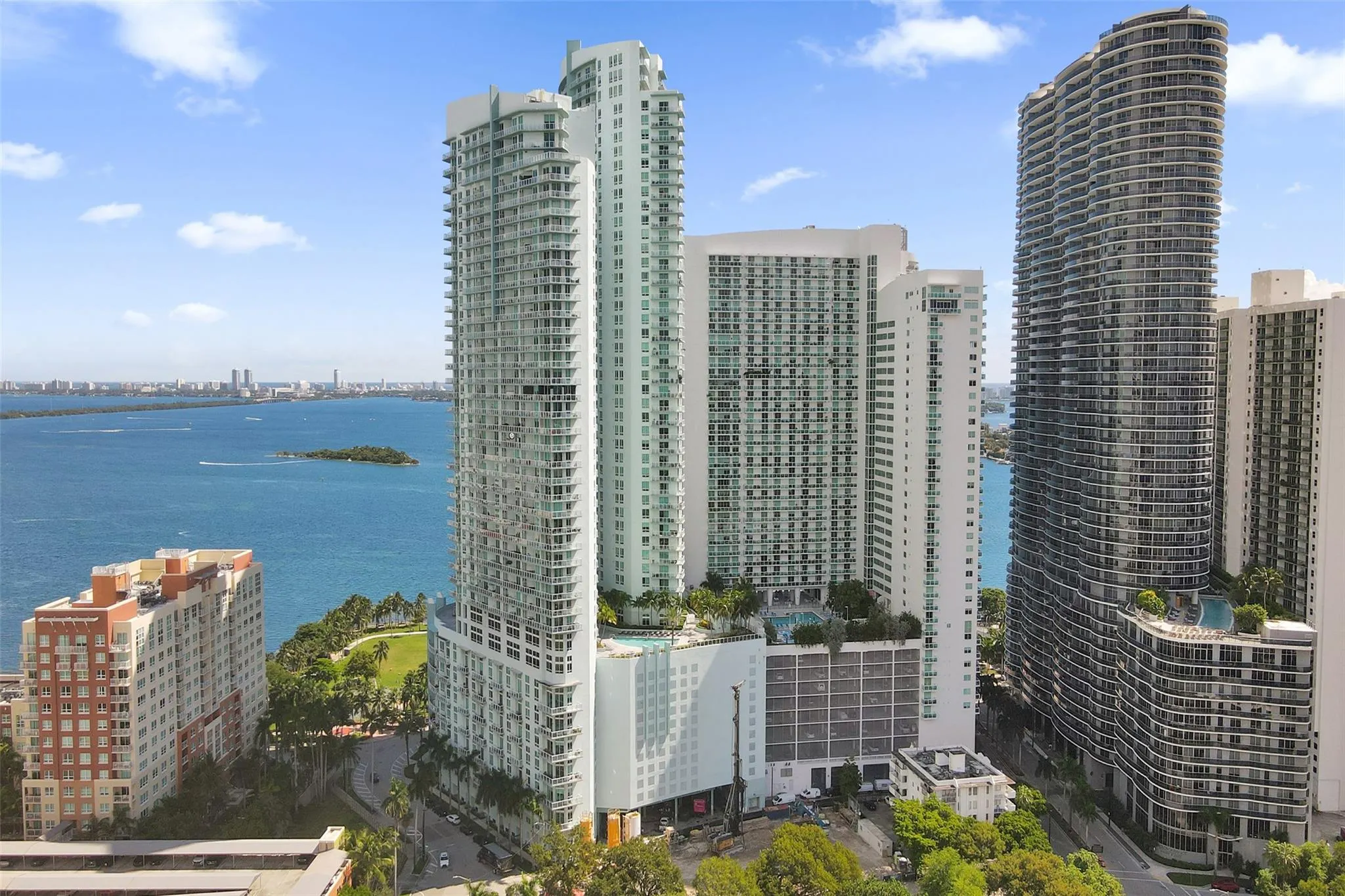 1900 N Bayshore Dr, #715