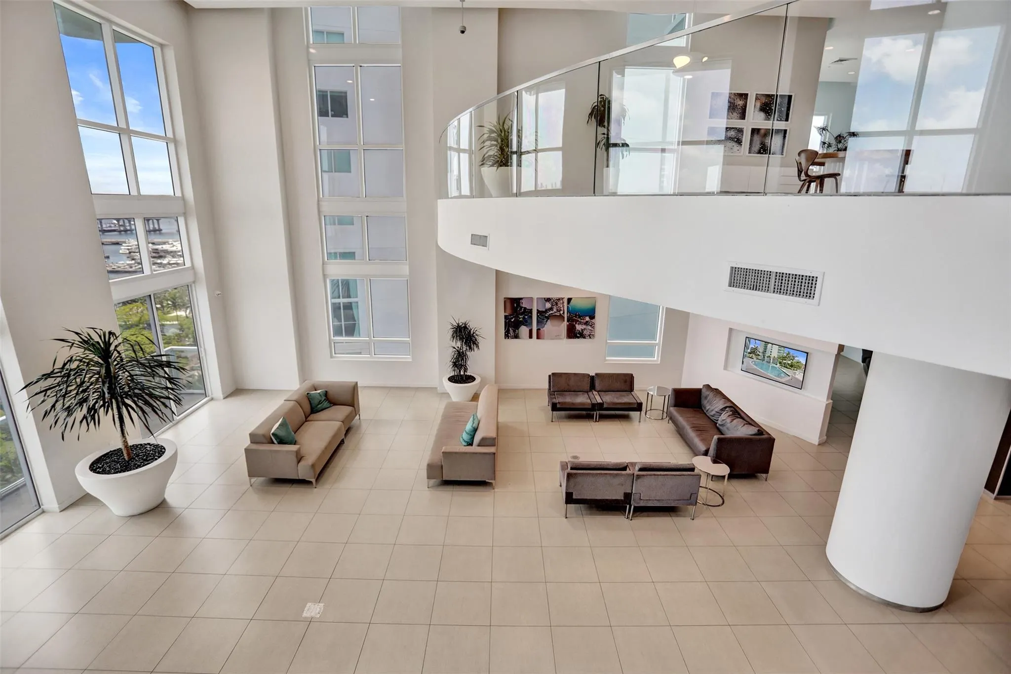 1900 N Bayshore Dr, #715