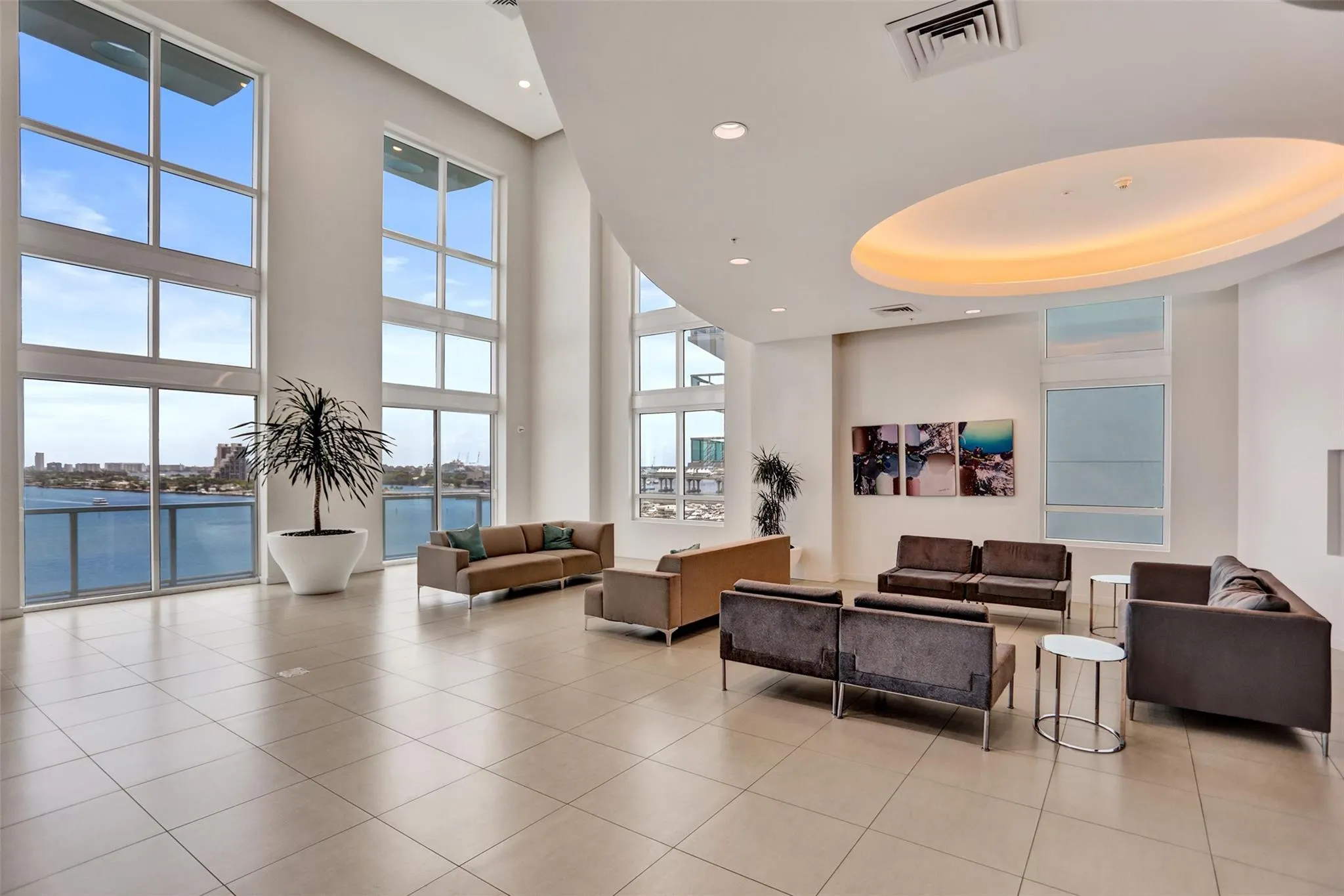 1900 N Bayshore Dr, #715