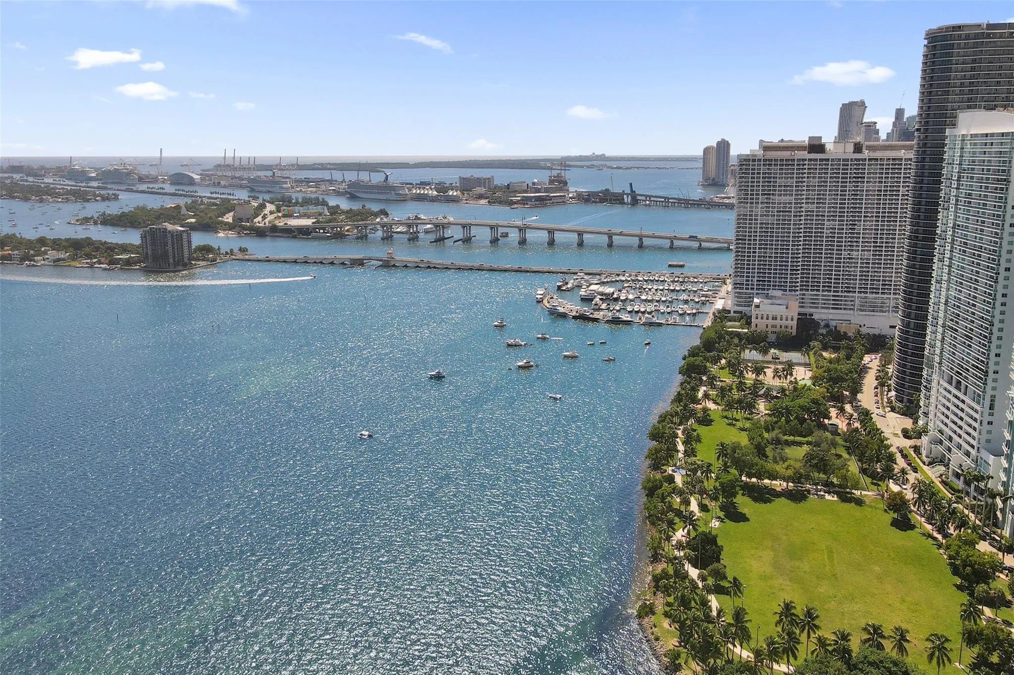 1900 N Bayshore Dr, #715