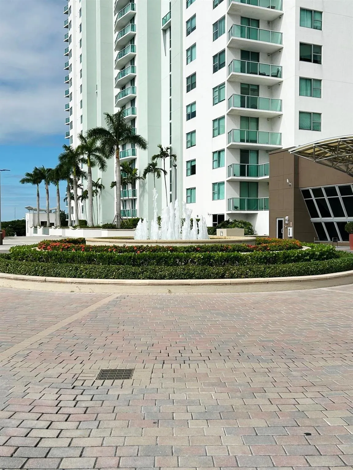 2641 N Flamingo Rd, #2204N