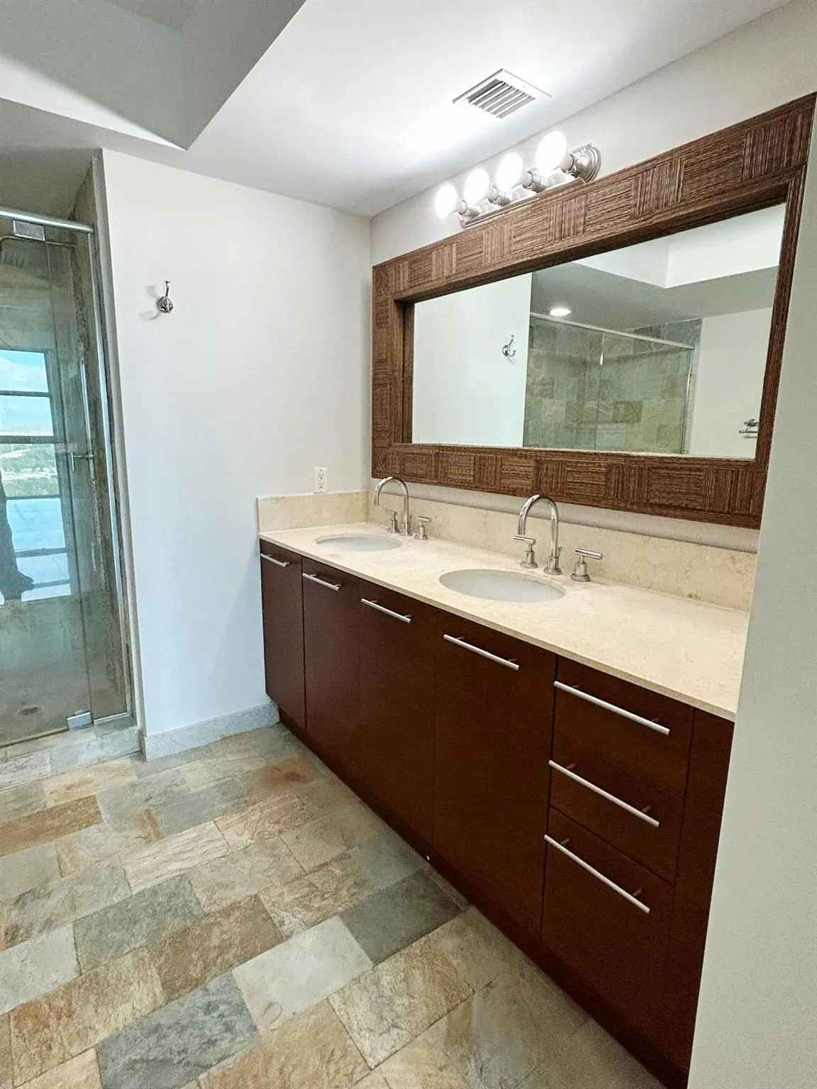 2641 N Flamingo Rd, #2204N