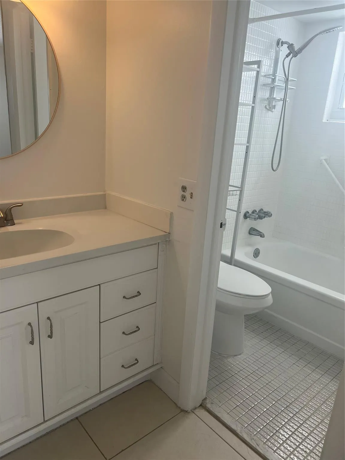 400 N SURF RD, #806