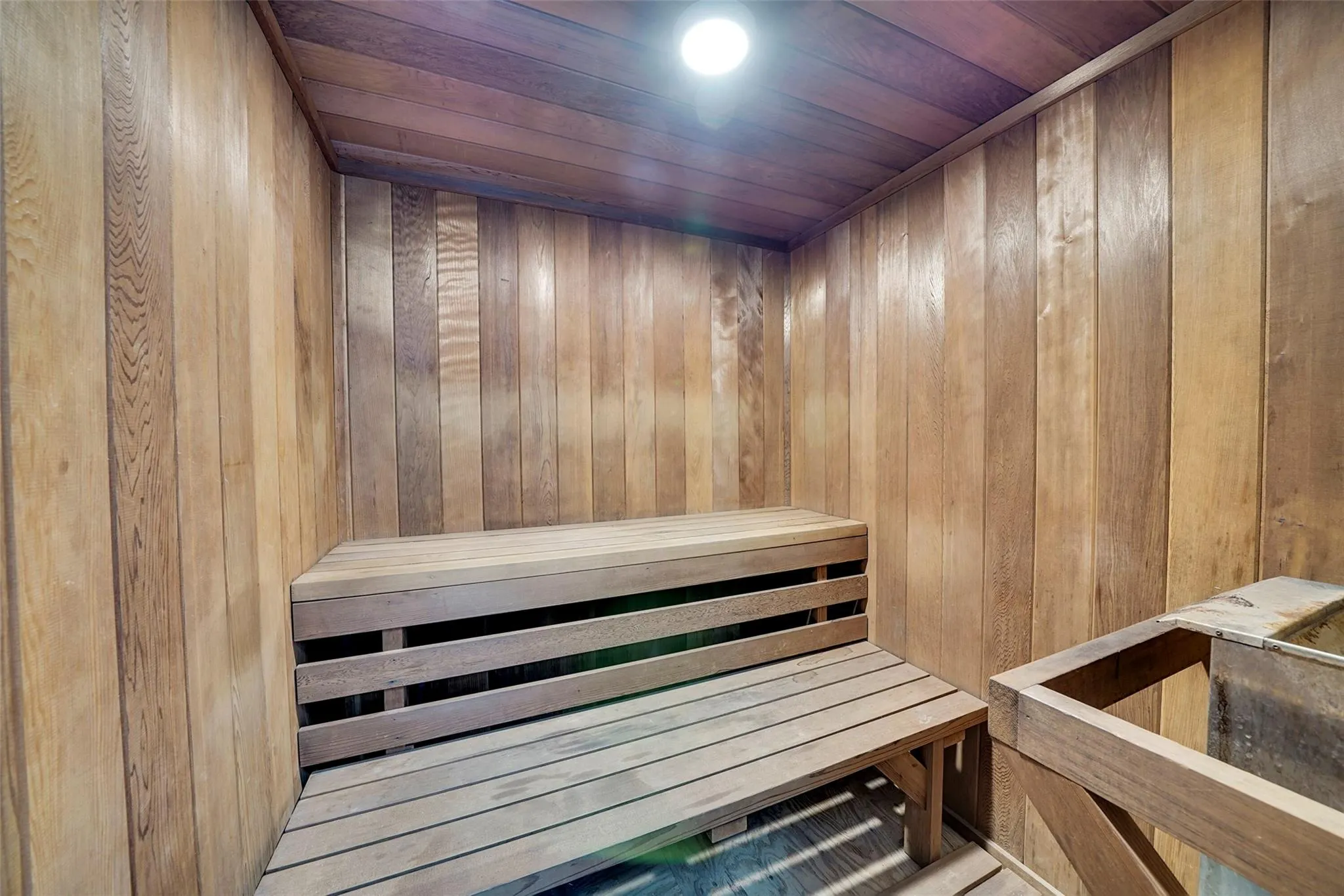400 N SURF RD, #806