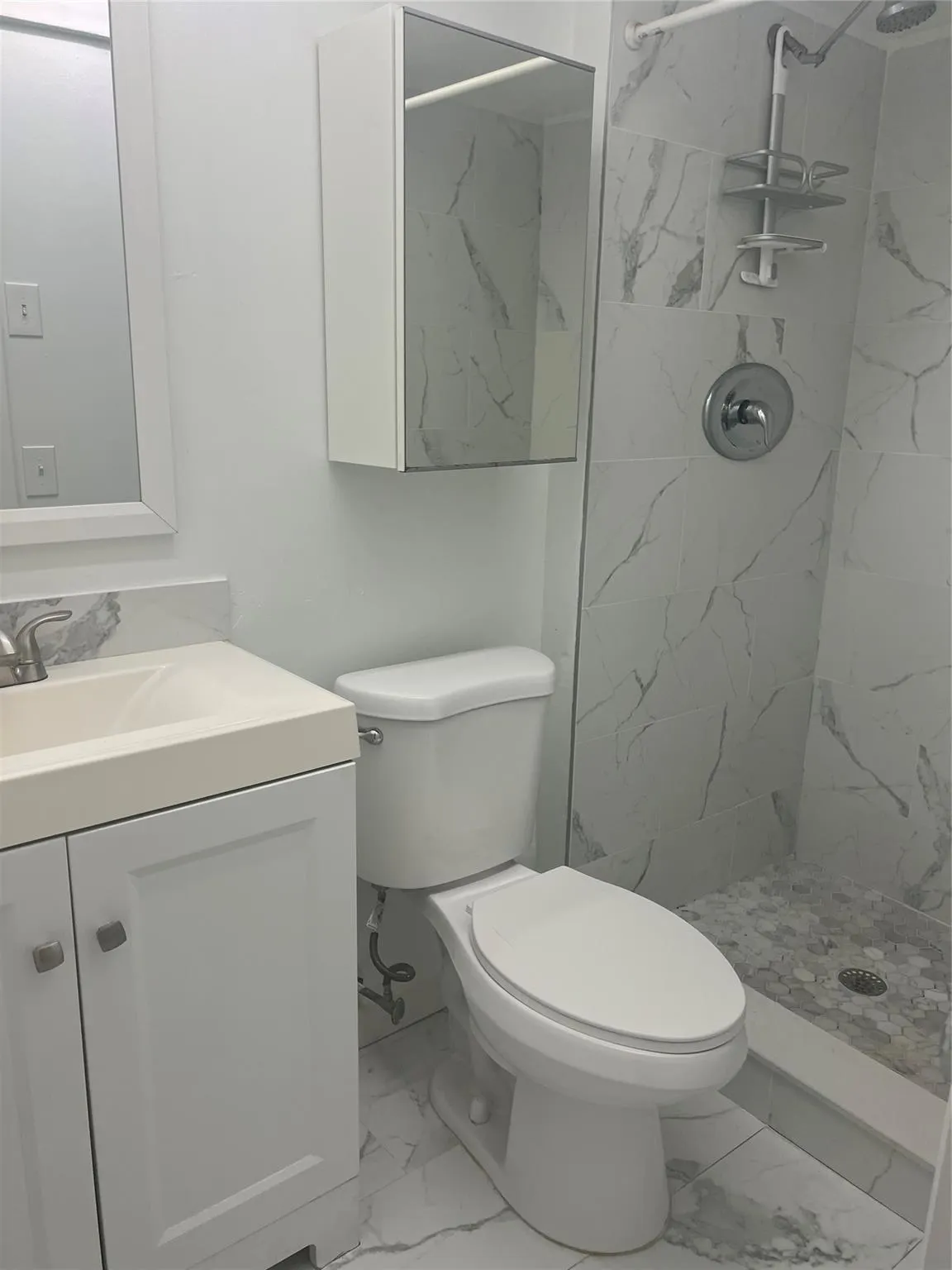 400 N SURF RD, #806