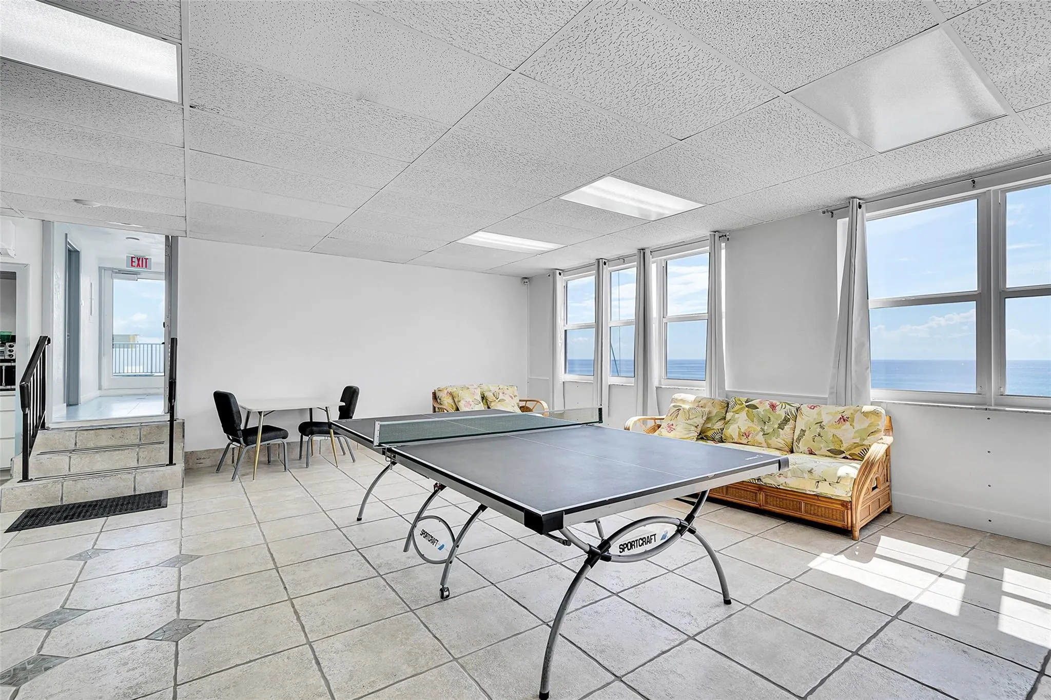 400 N SURF RD, #806