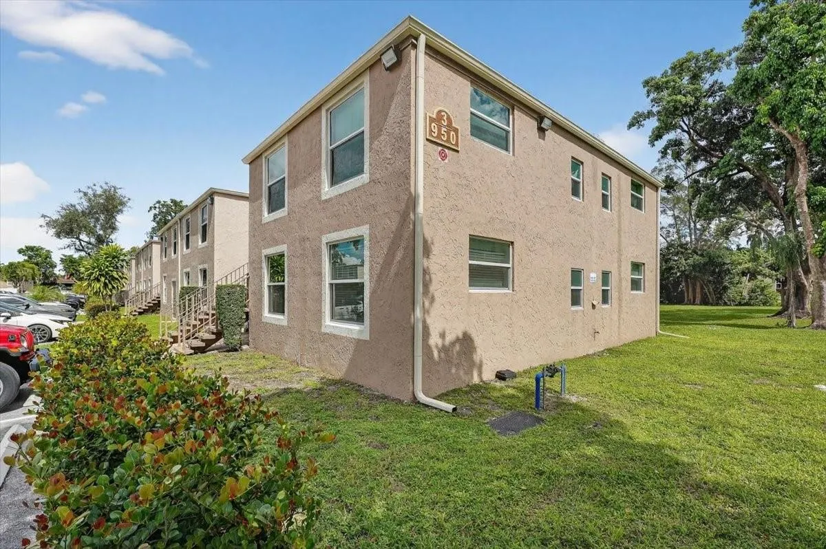 950 NW 80th Ave, #106