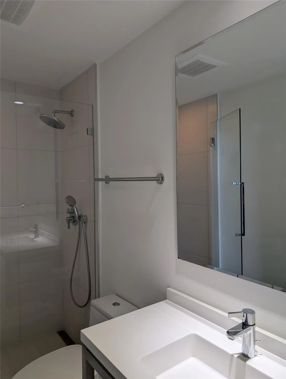 2000 Metropica Way, #1501