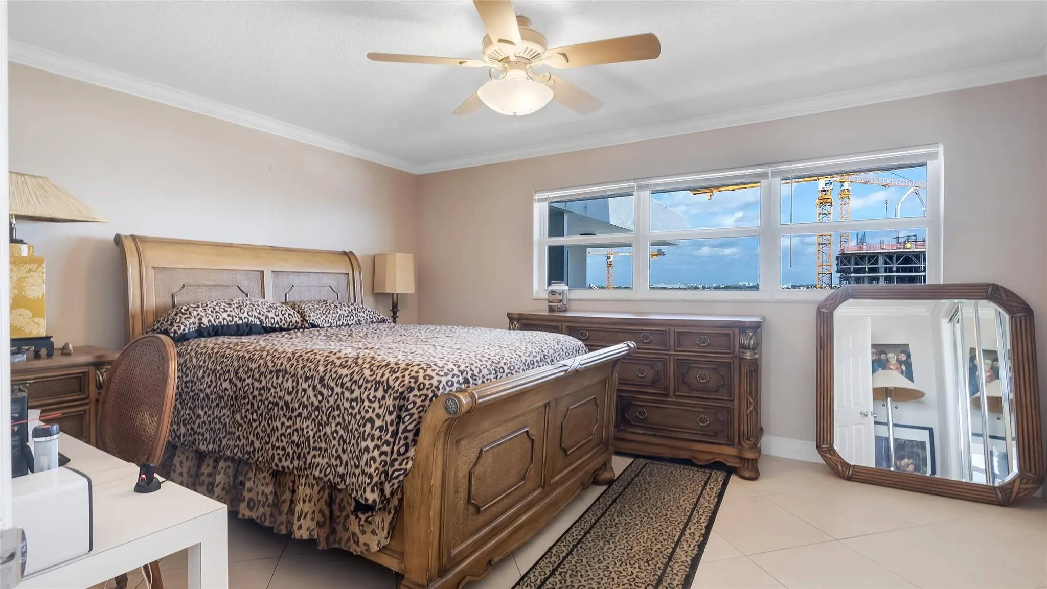 1169 Hillsboro Mile, #717