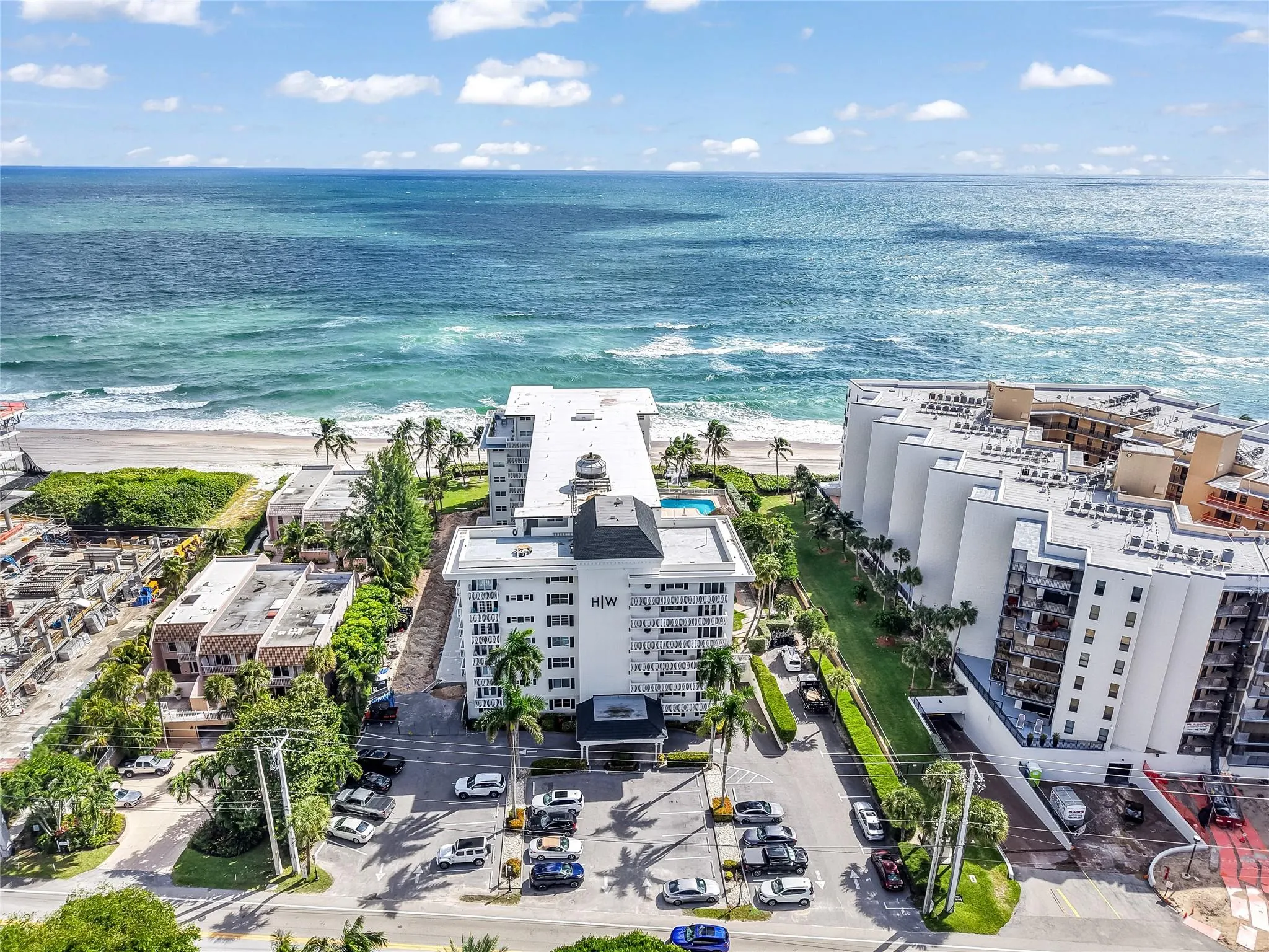 1169 Hillsboro Mile, #717