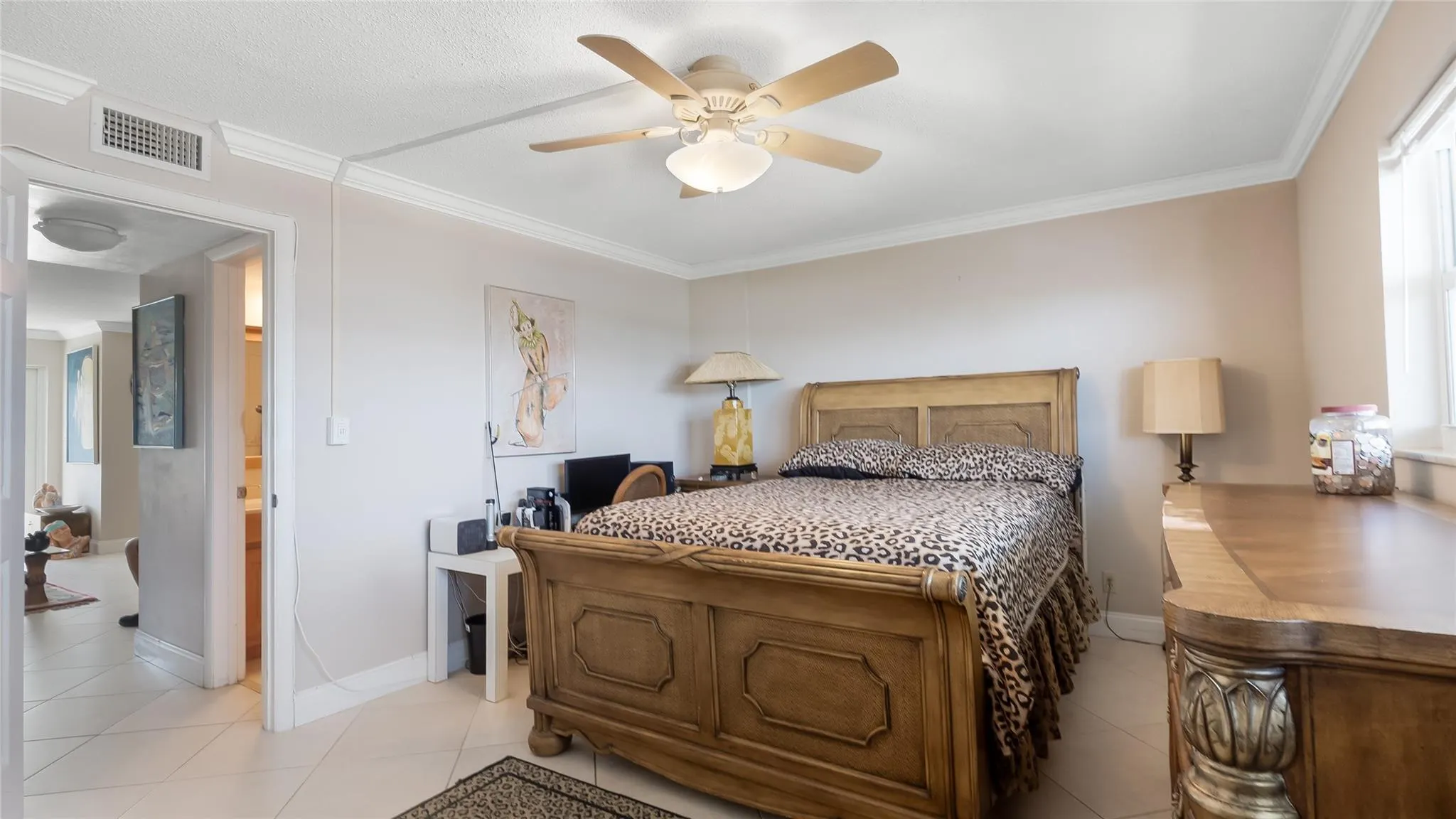 1169 Hillsboro Mile, #717