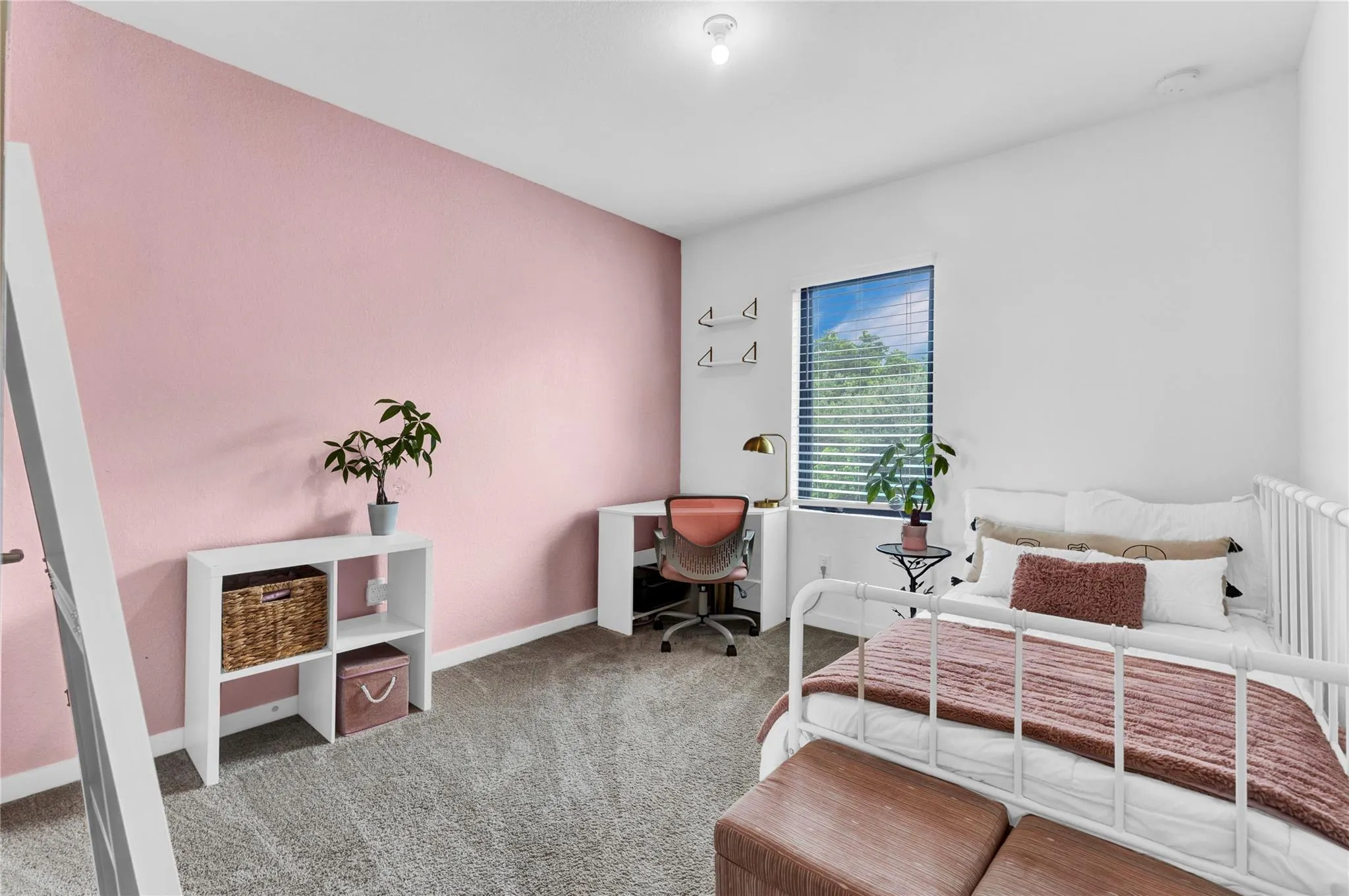 425 NW 17th St