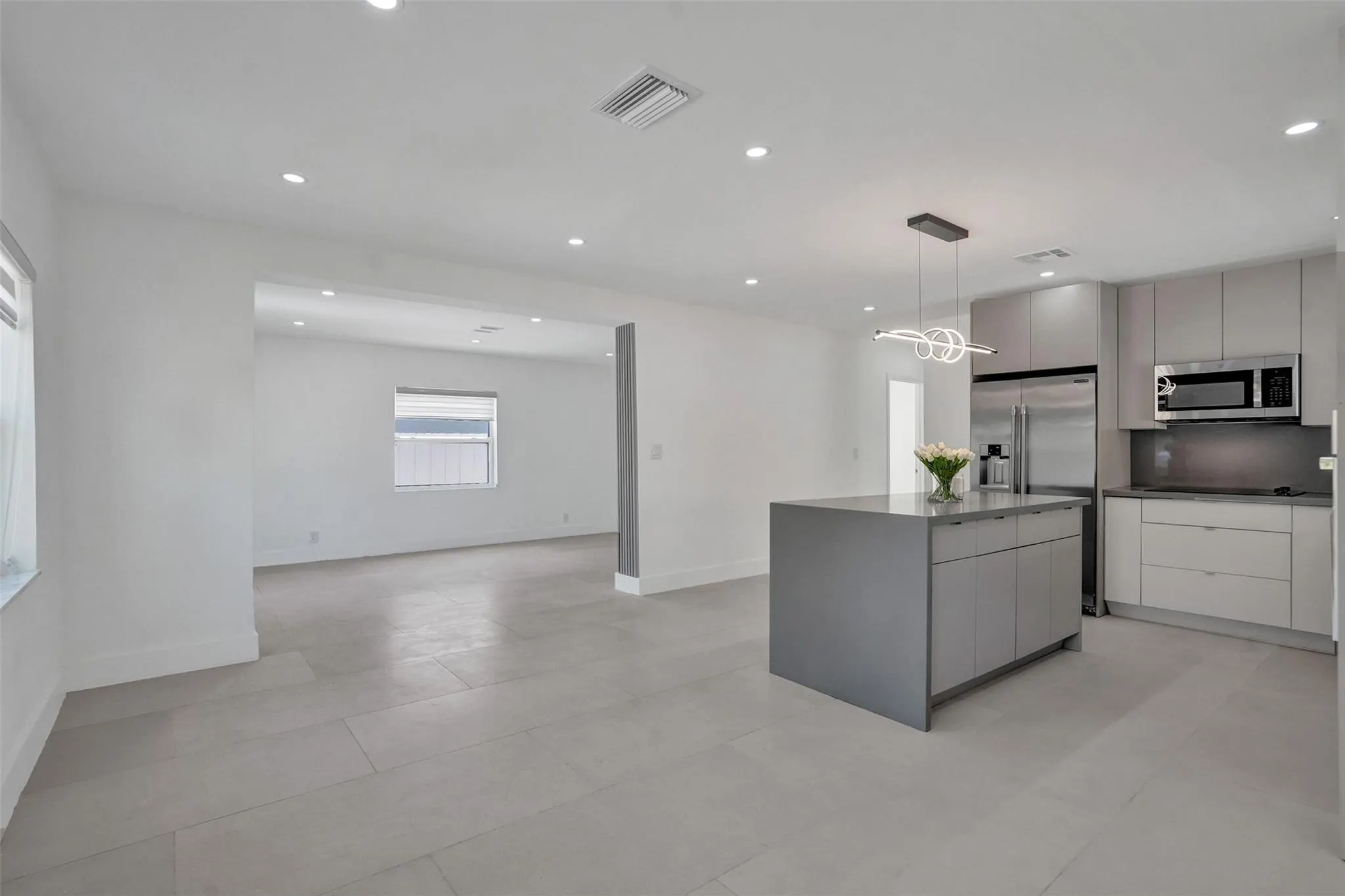 1010 N 16th Ave