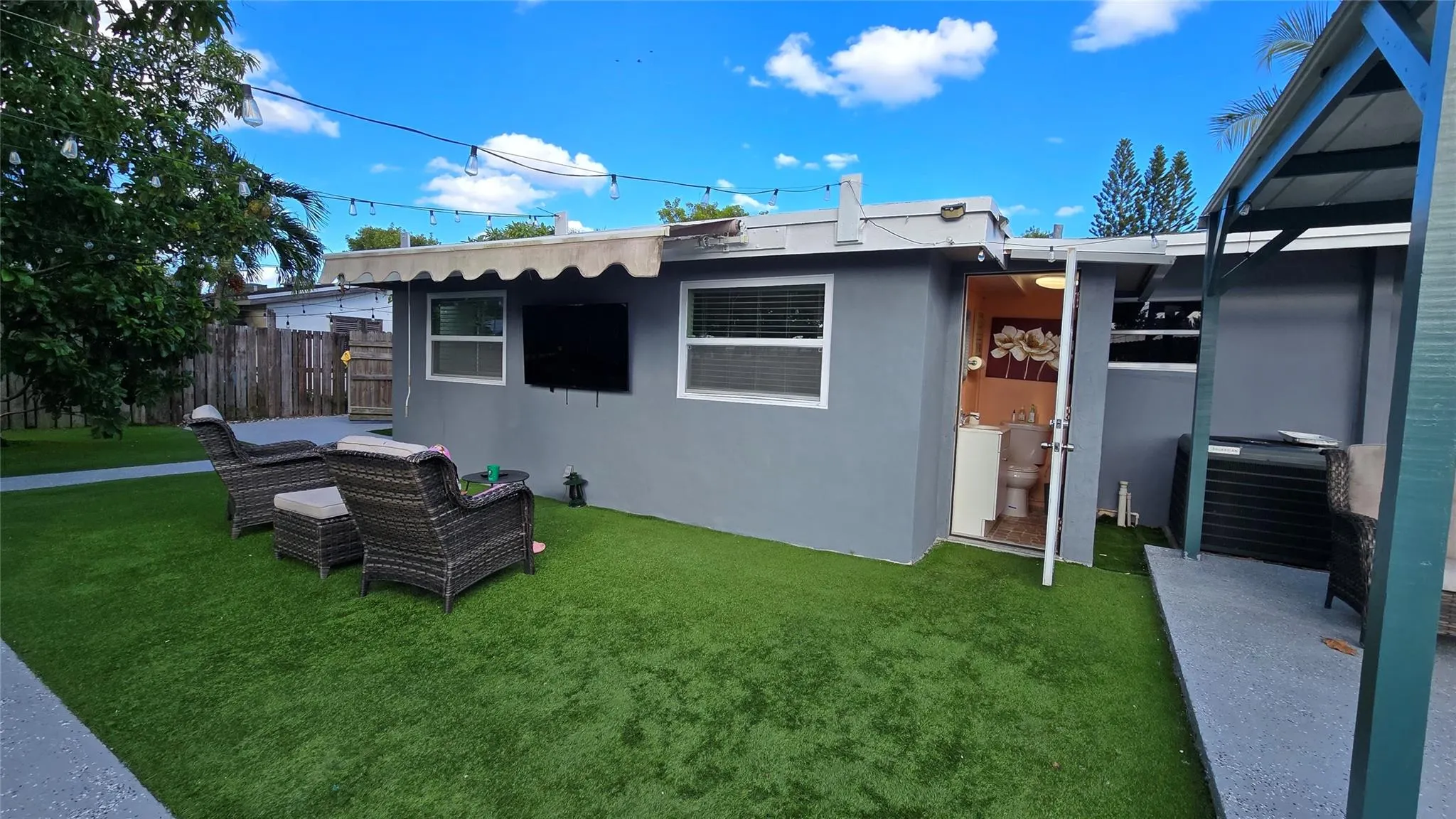 1211 NW 50th Ave