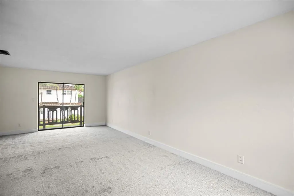 493 NW 43rd St, #6