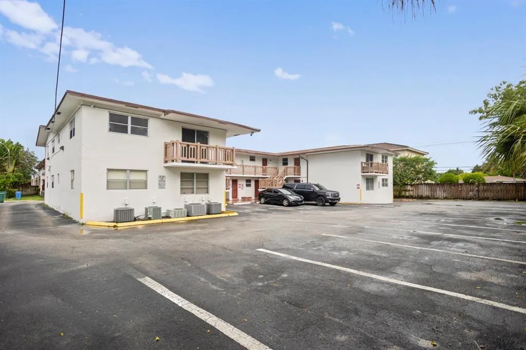 493 NW 43rd St, #6