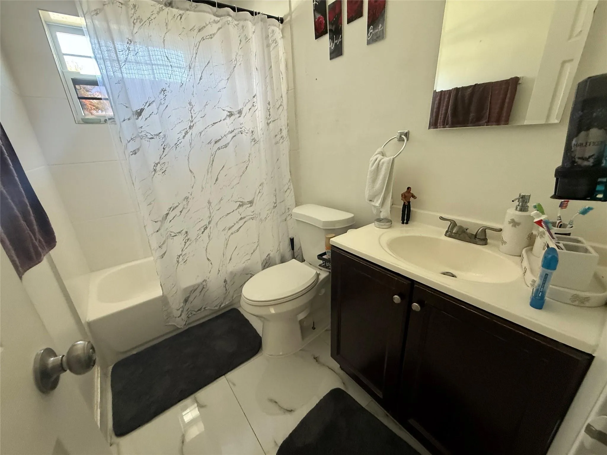 421 NE 11th St, #1