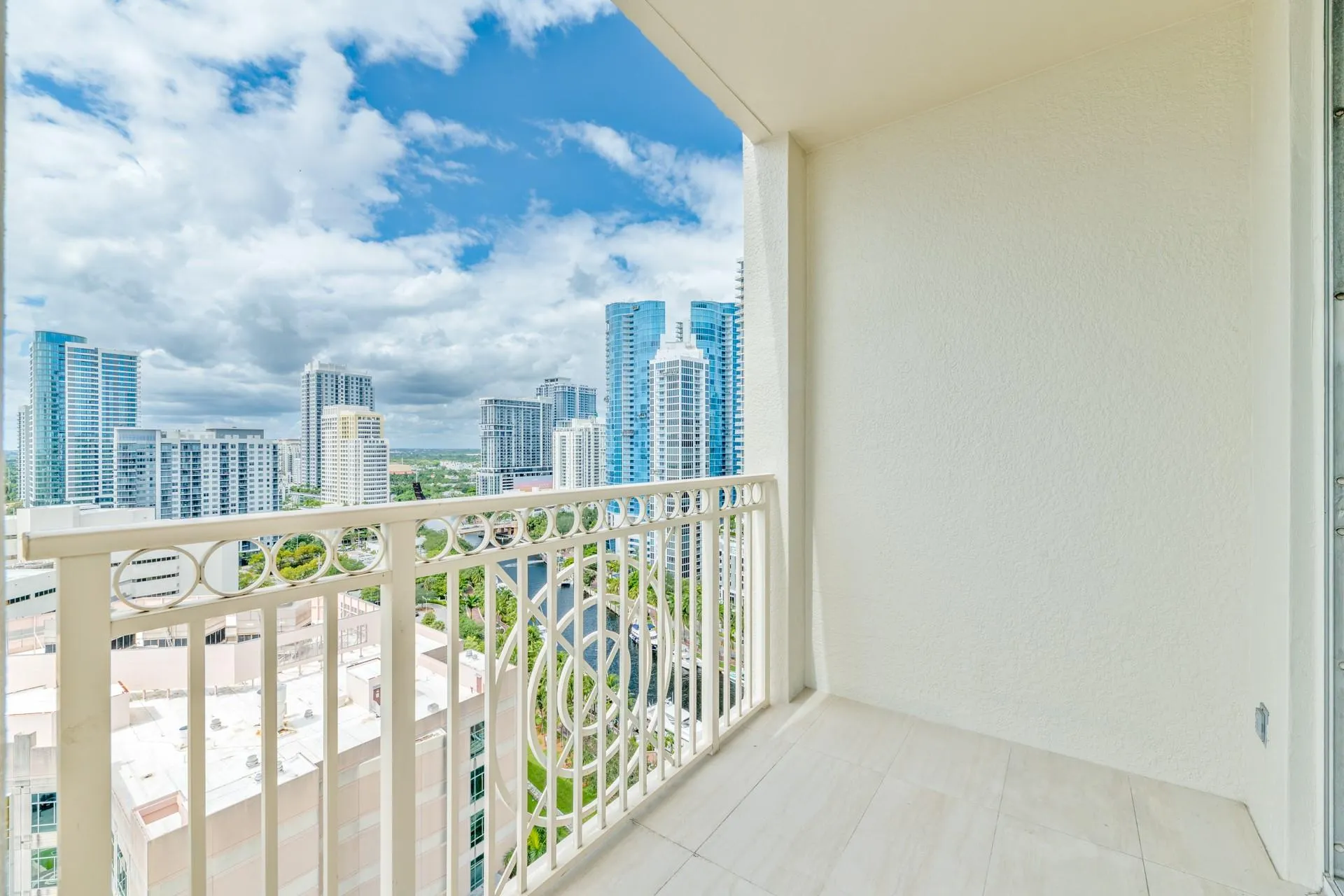 511 SE 5th Ave, #2114