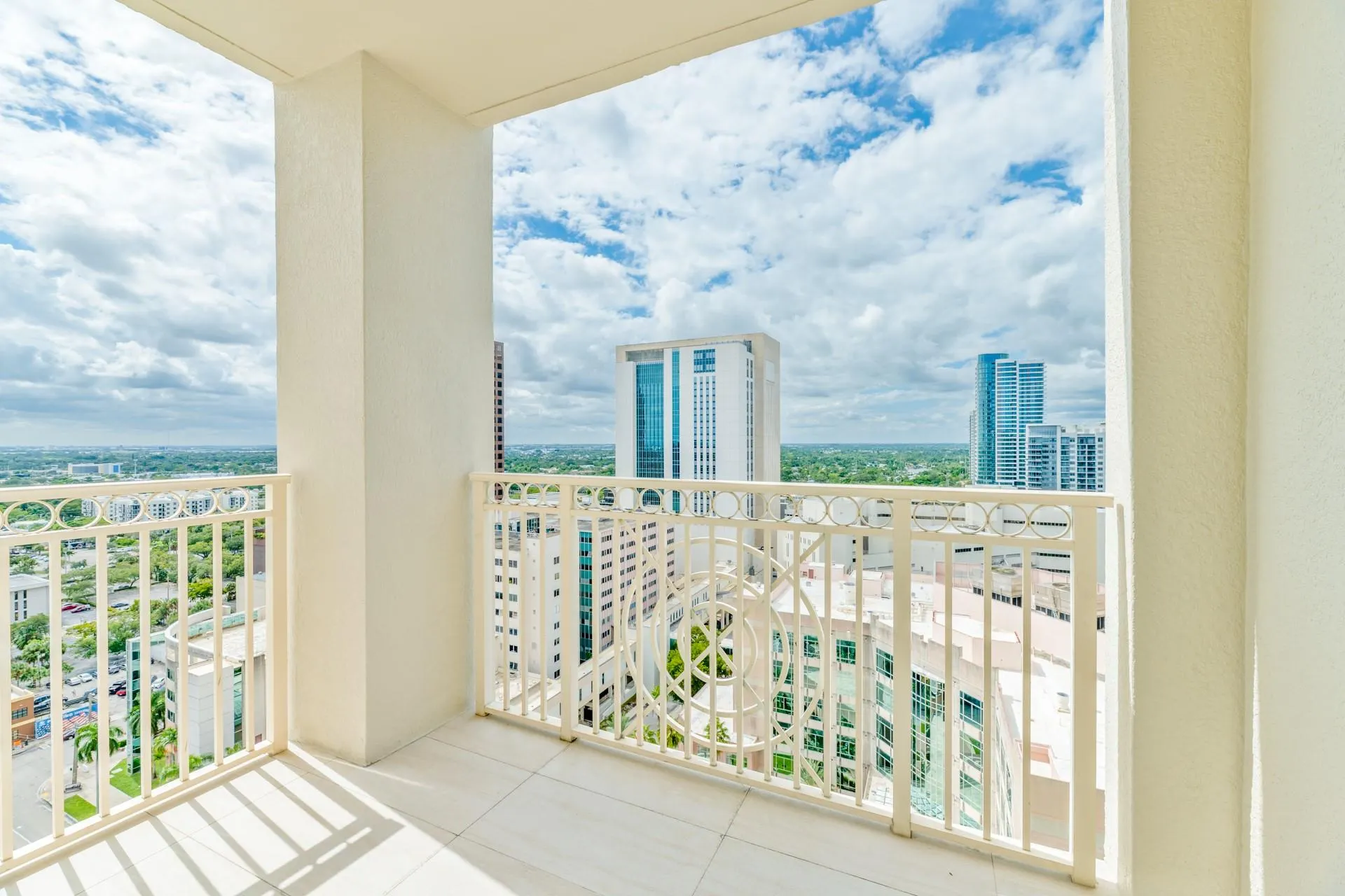 511 SE 5th Ave, #2114