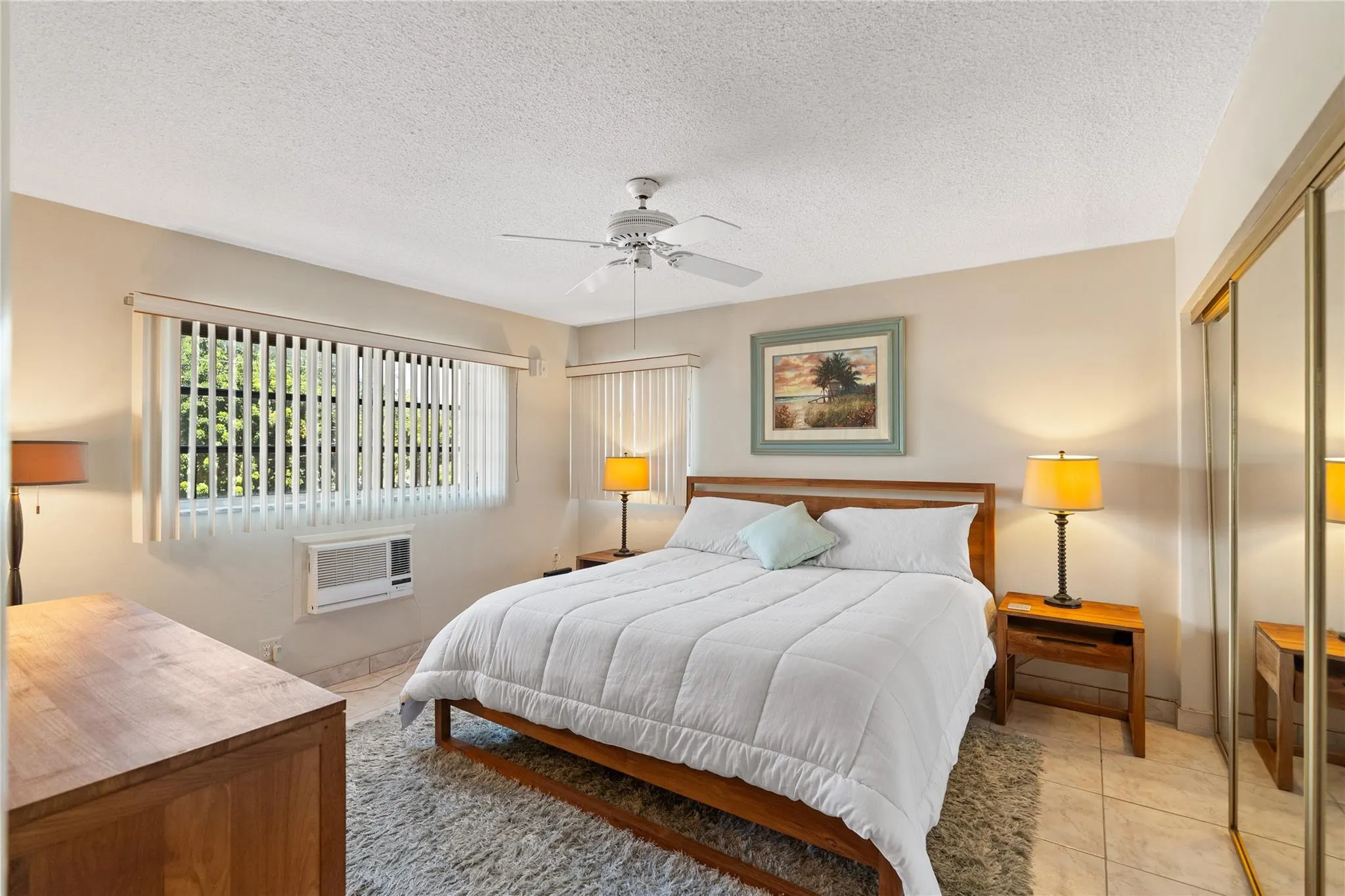 161 NE 10th Ave, #3B