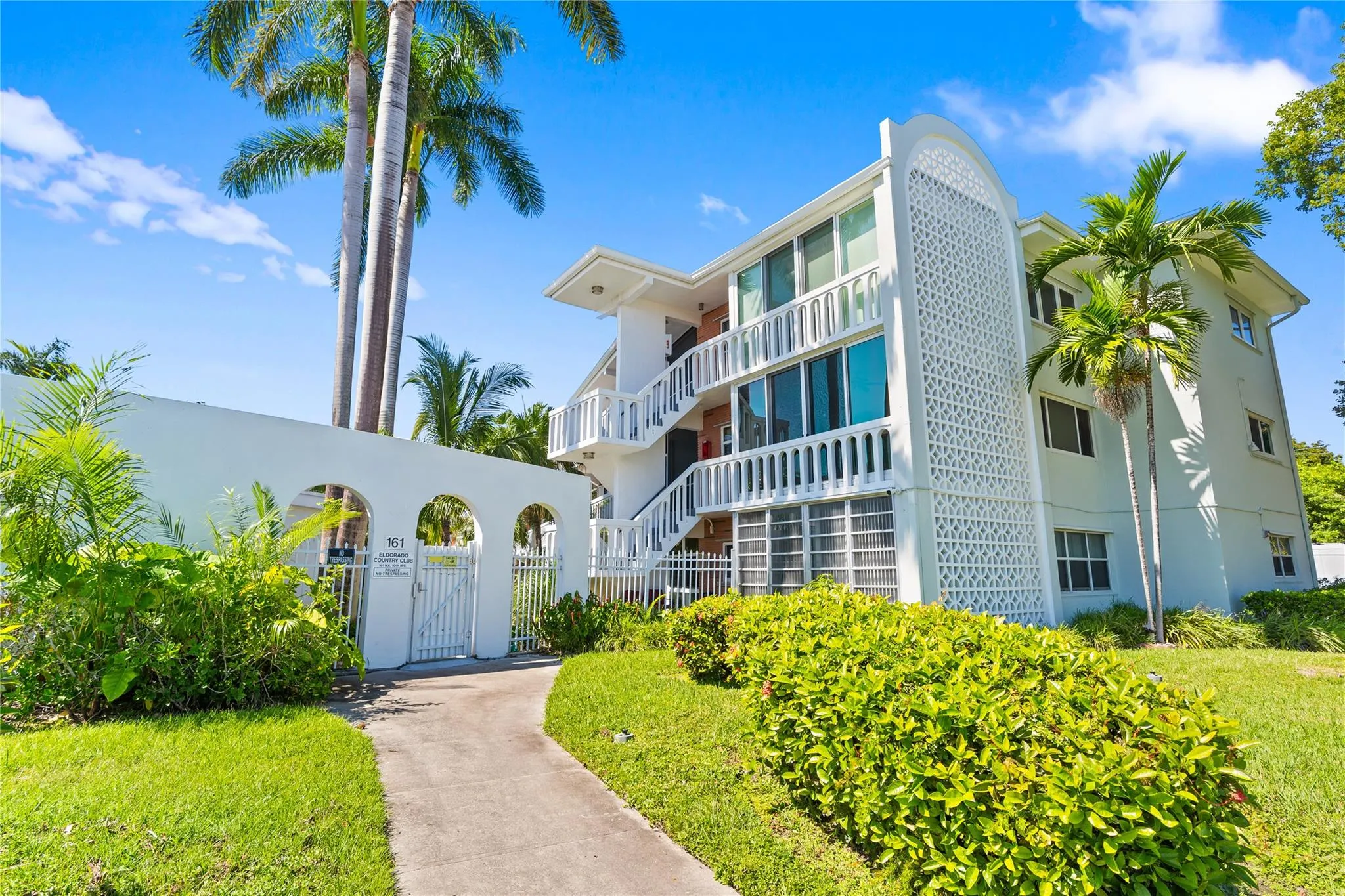 161 NE 10th Ave, #3B