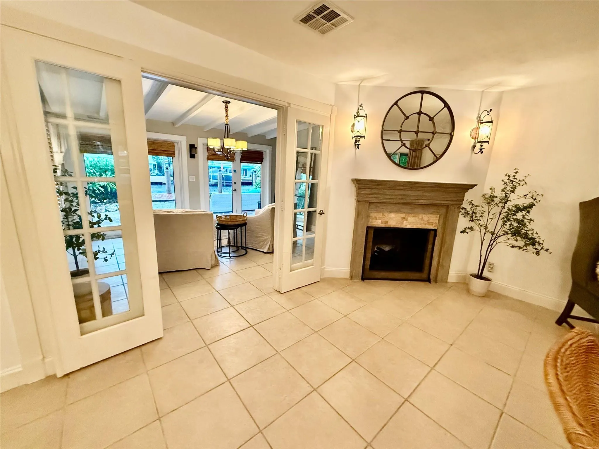 2200 NE 19th Ave