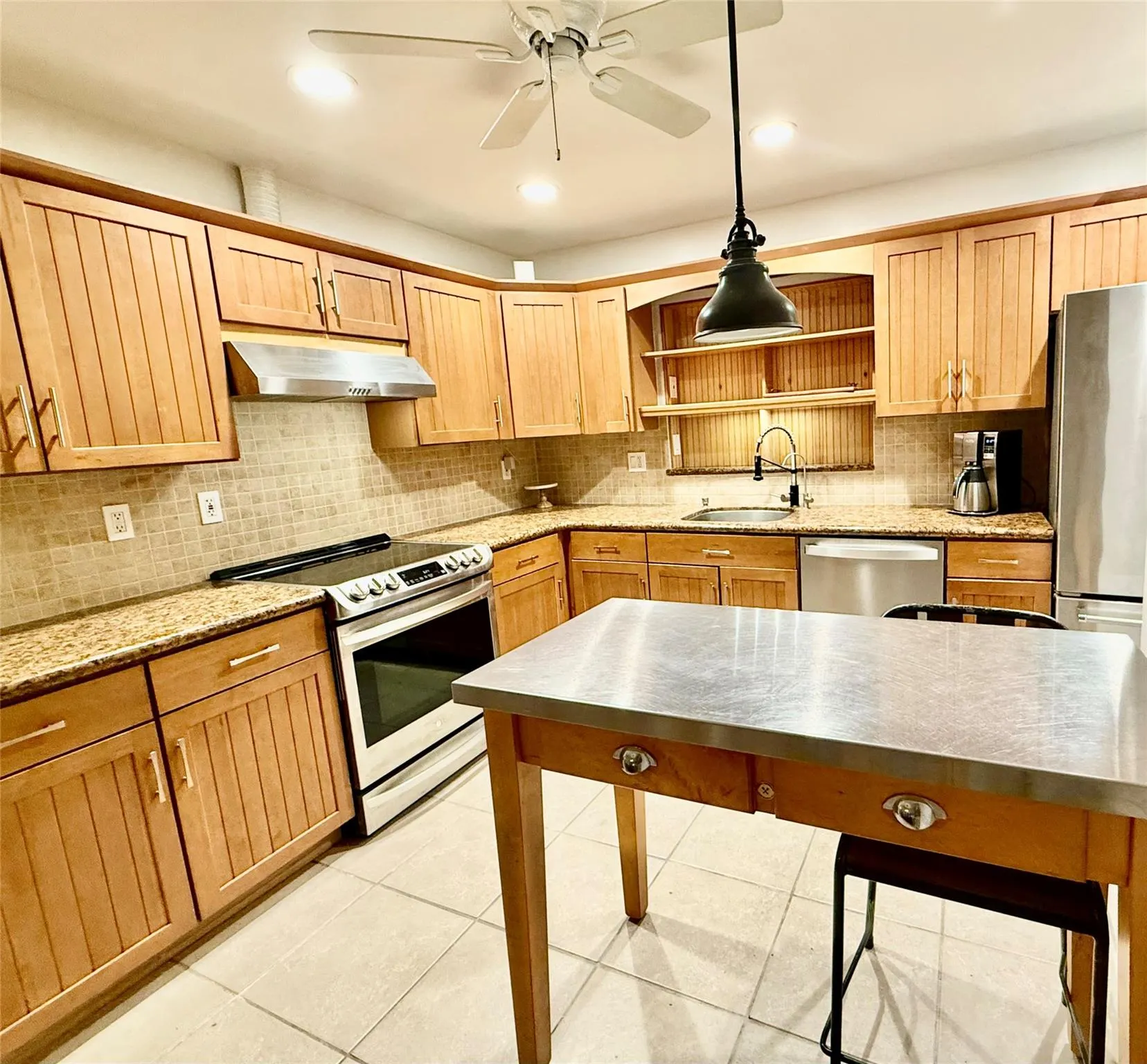 2200 NE 19th Ave