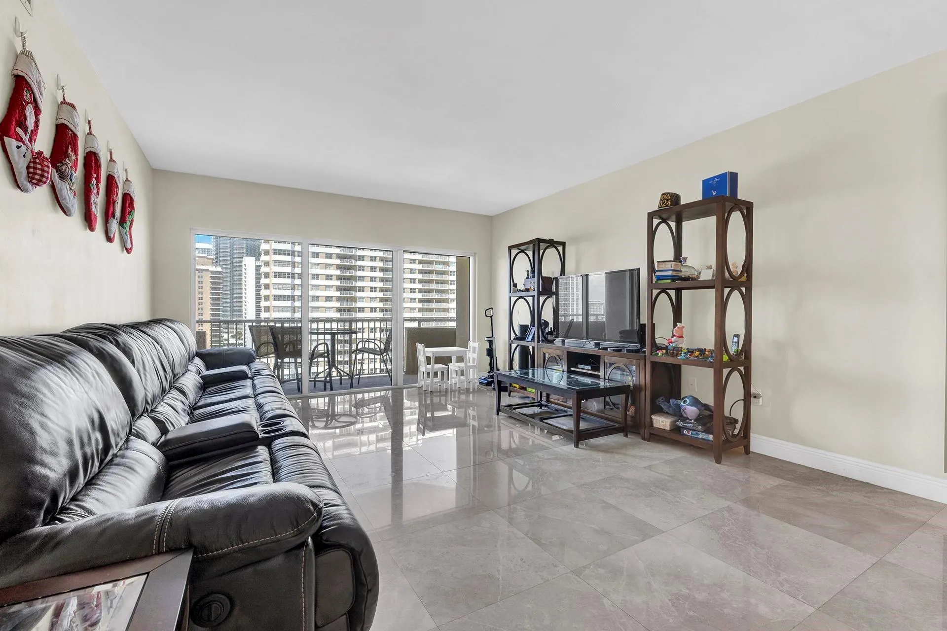 1980 S Ocean Dr, #10H