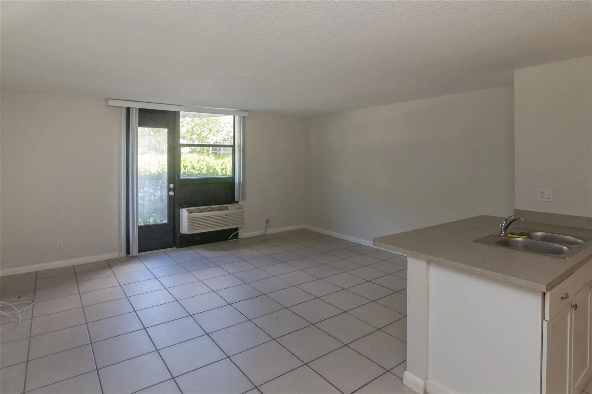 2771 Riverside Dr, #118