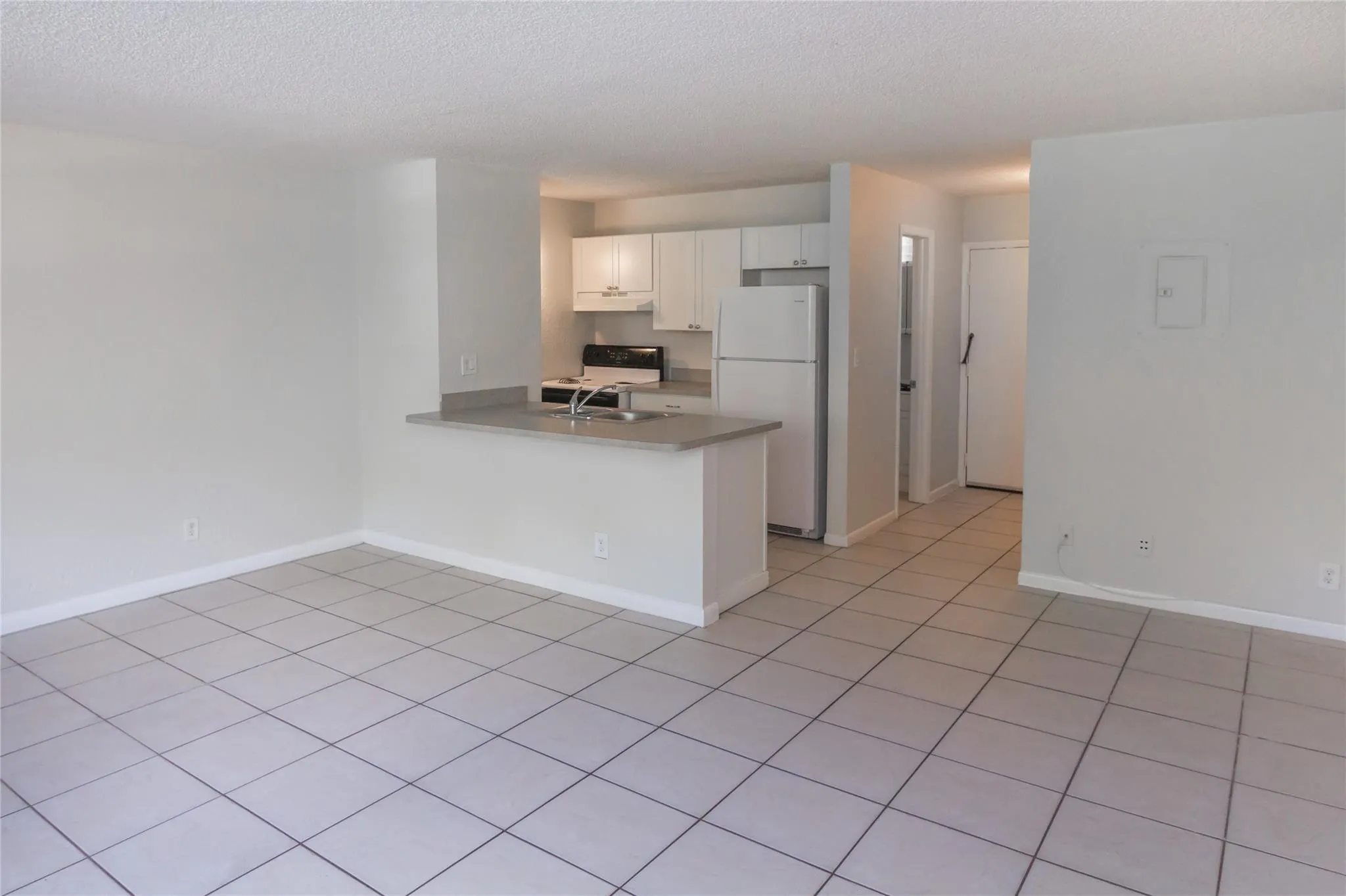 2771 Riverside Dr, #118