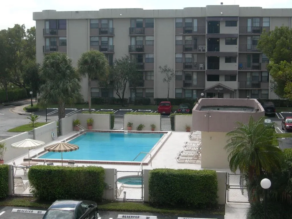 2771 Riverside Dr, #118