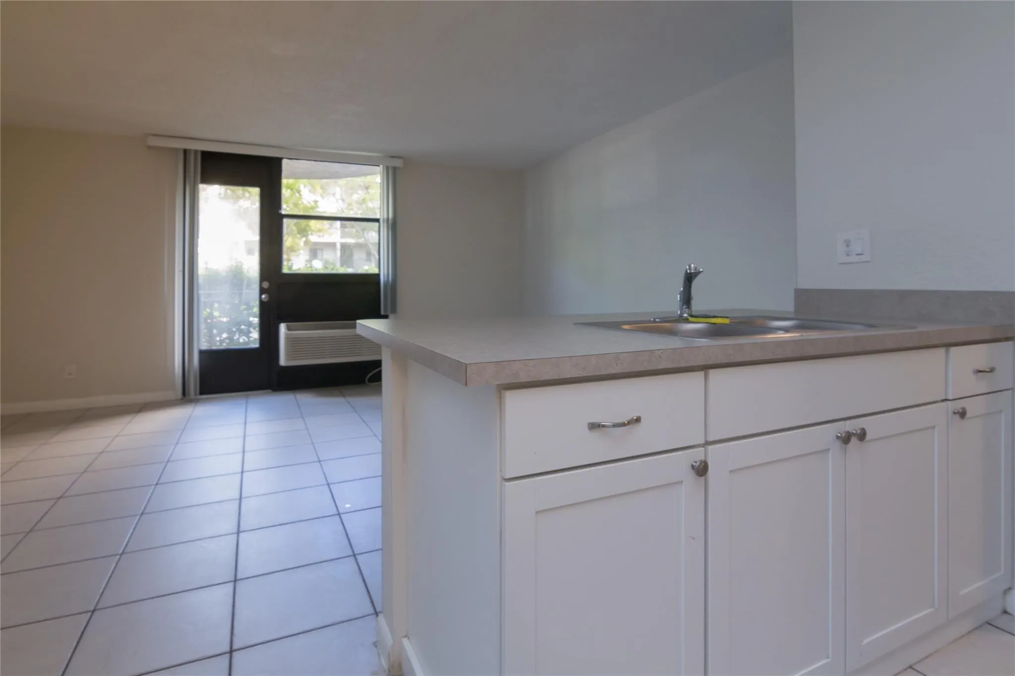 2771 Riverside Dr, #118