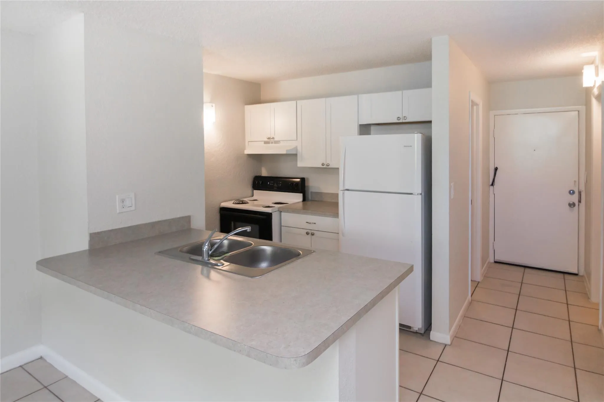 2771 Riverside Dr, #118