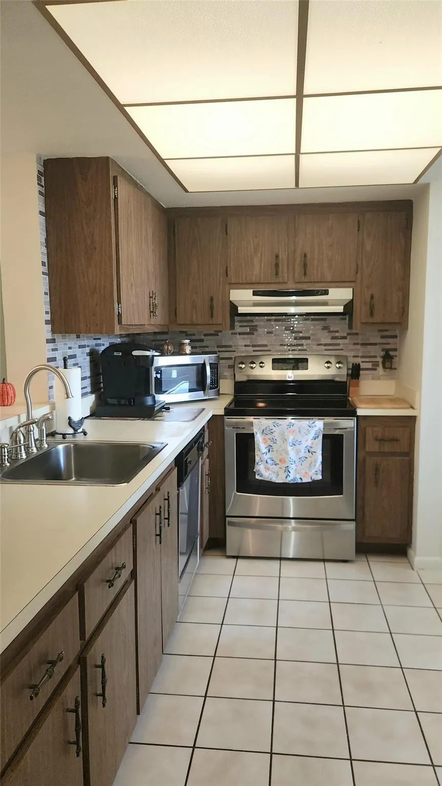 7380 NW 18th St, #202