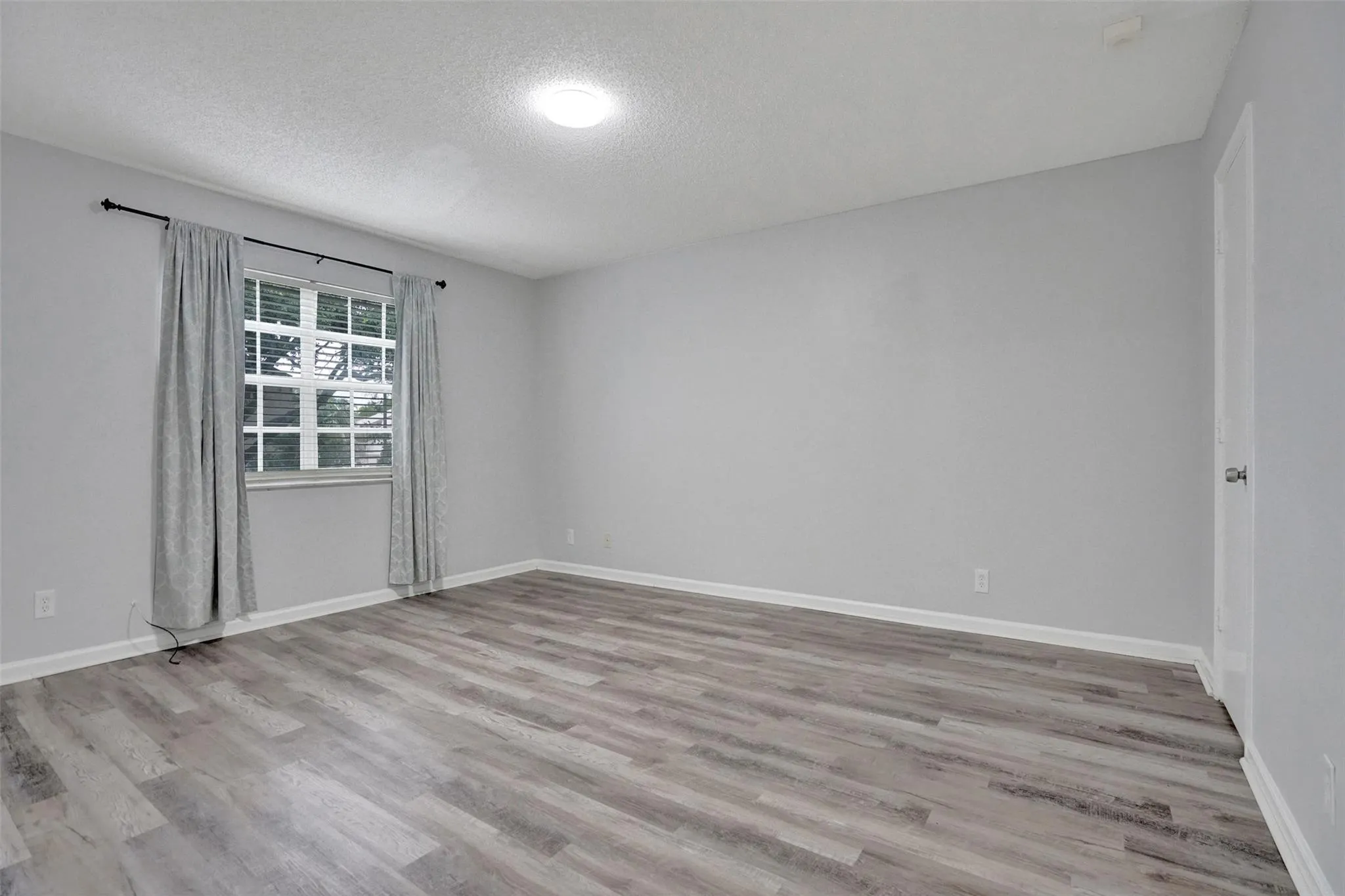 7554 Stirling Rd, #201