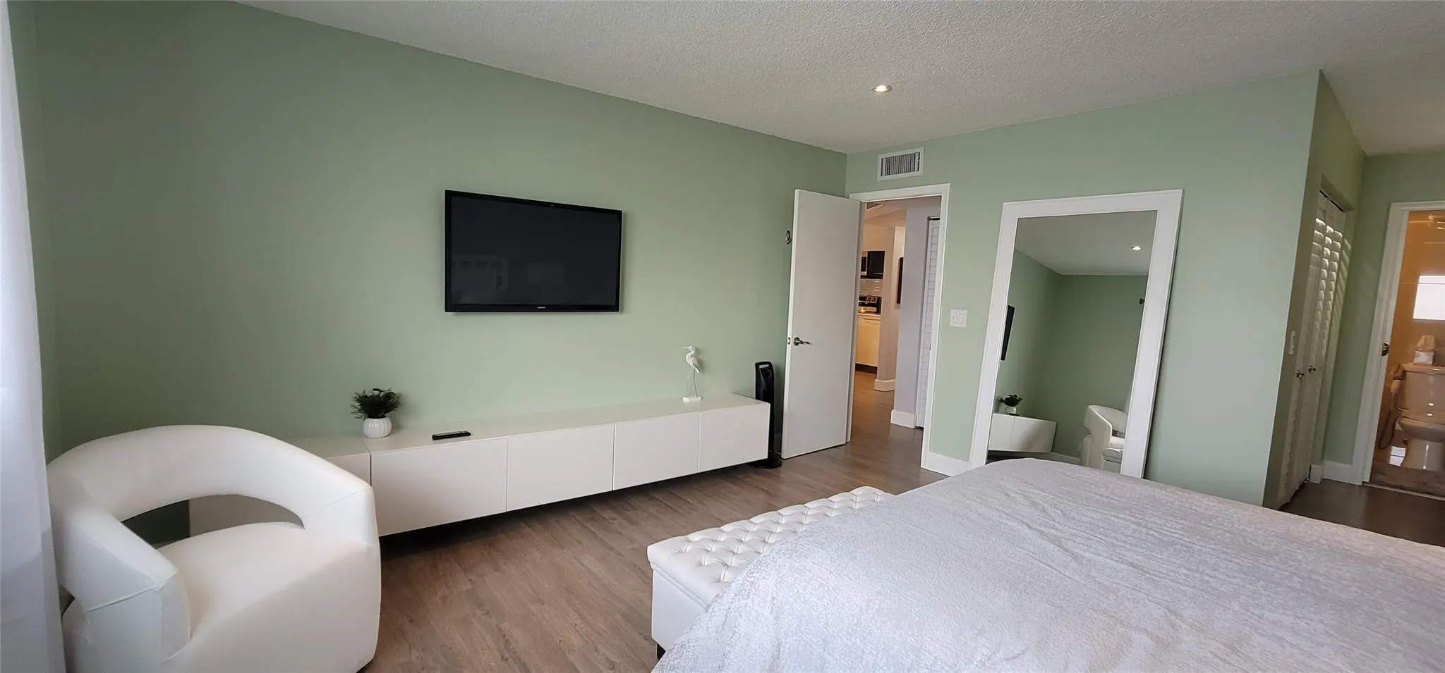 4751 NW 21 st, #112