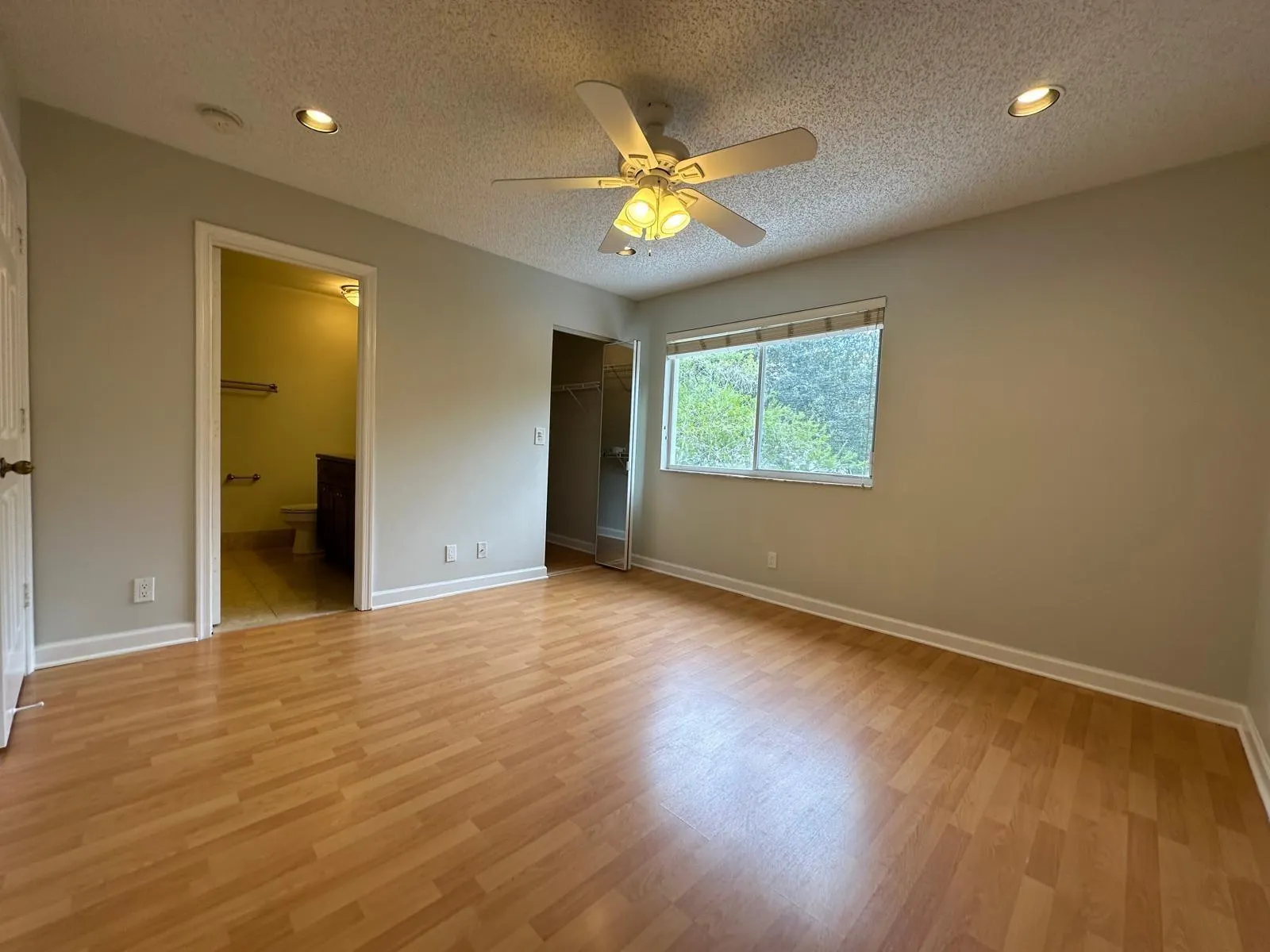 1436 SW 47th Ave