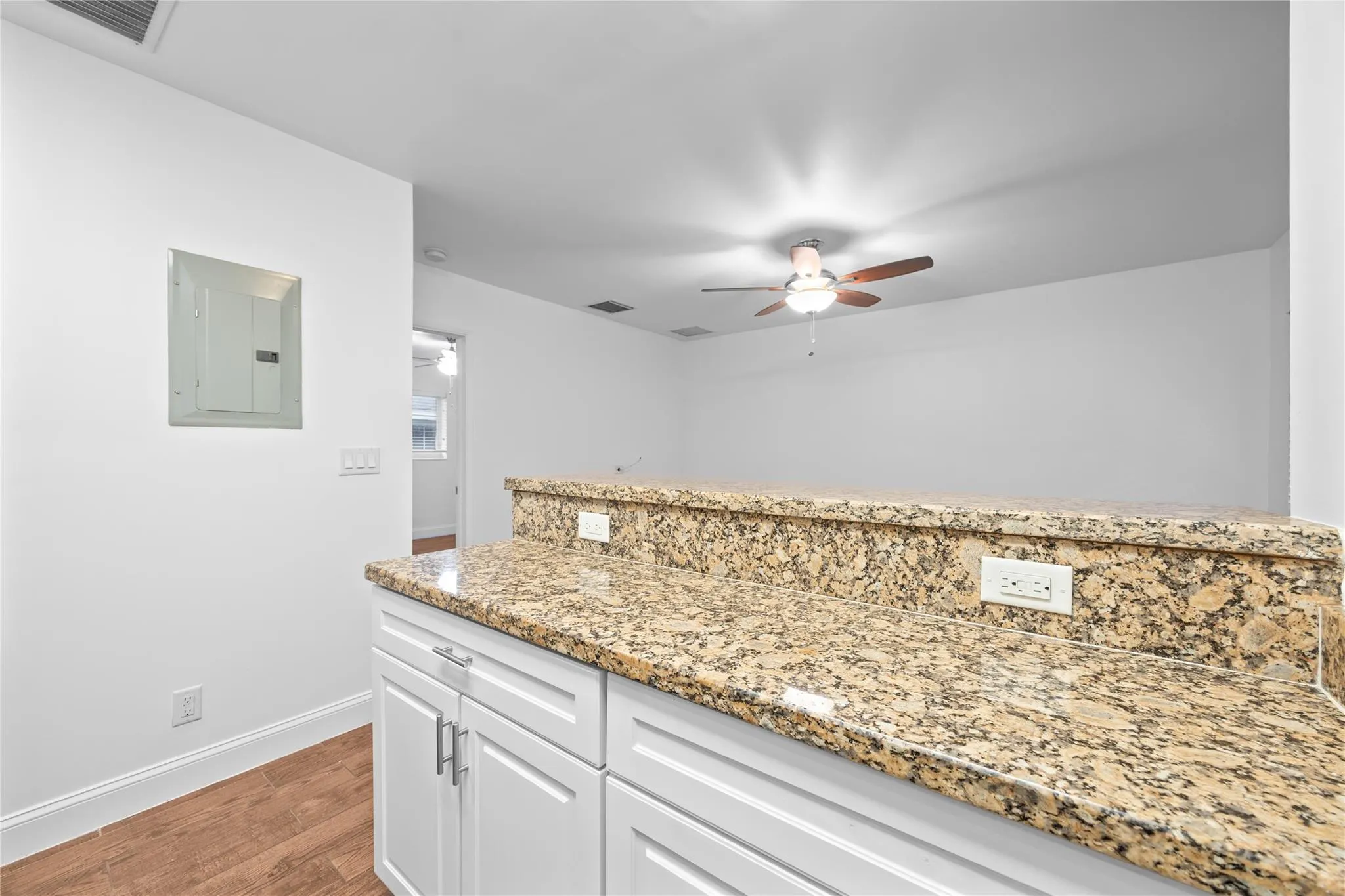 404 SE 16th St, #4