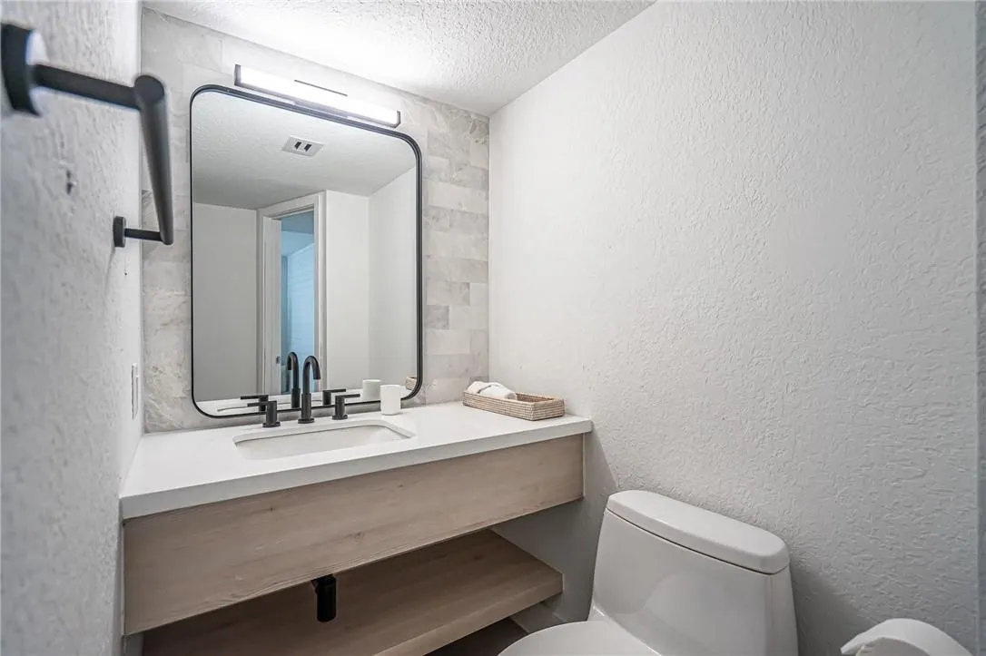 5200 N Ocean Blvd, #109