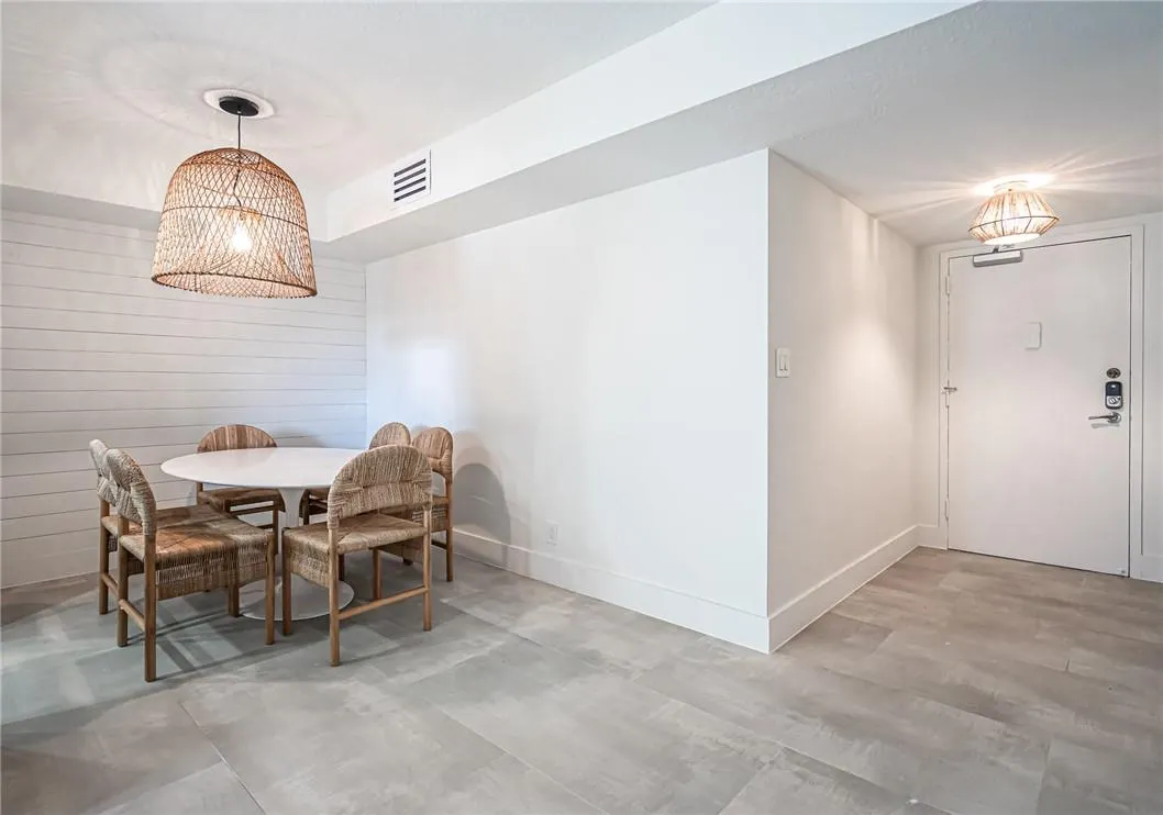 5200 N Ocean Blvd, #109