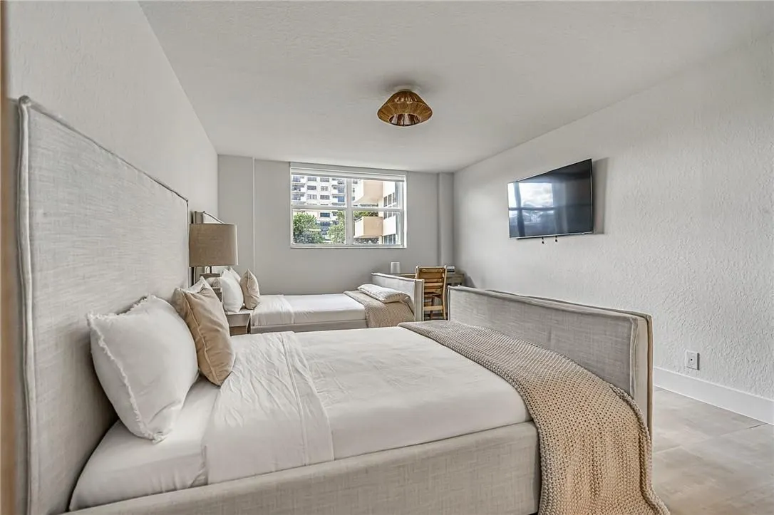 5200 N Ocean Blvd, #109