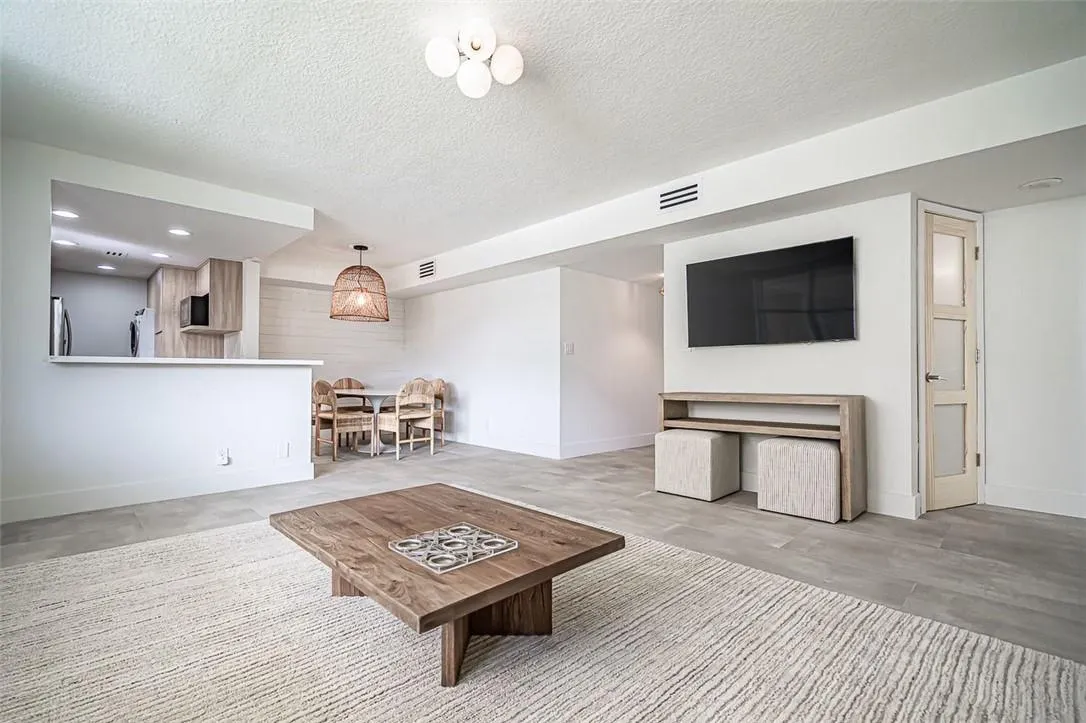 5200 N Ocean Blvd, #109
