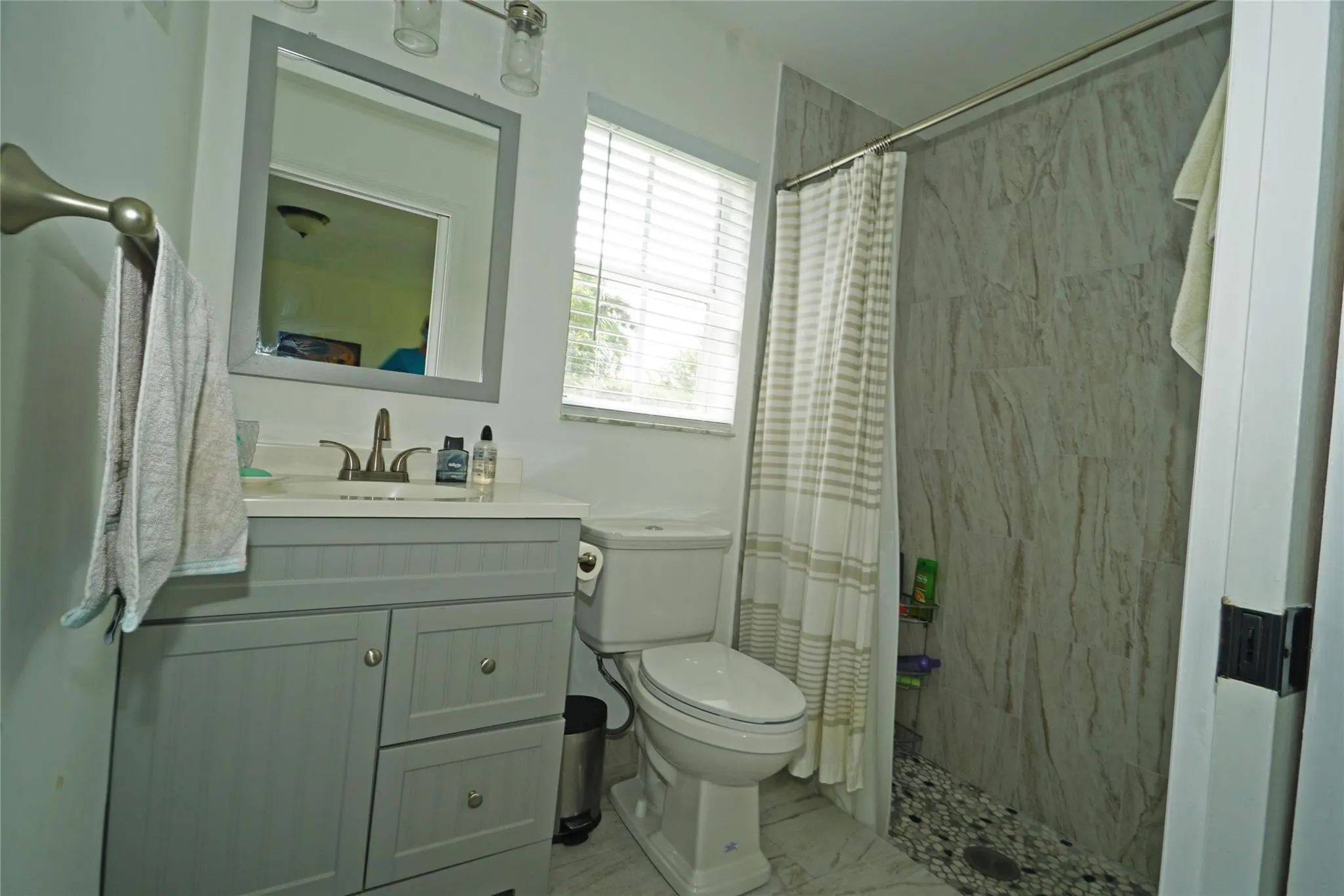 1690 Zenith Way